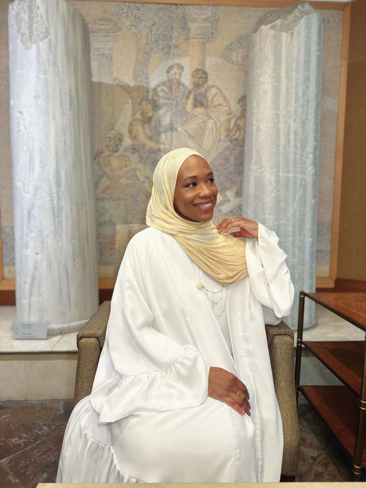 Eid Mubarak from Istanbul 🇹🇷 love you all and may Allah accept from you ! ❤️❤️❤️

My abaya is the Ana Abaya Set from my own brand CMB Styling ✨🙌🏾