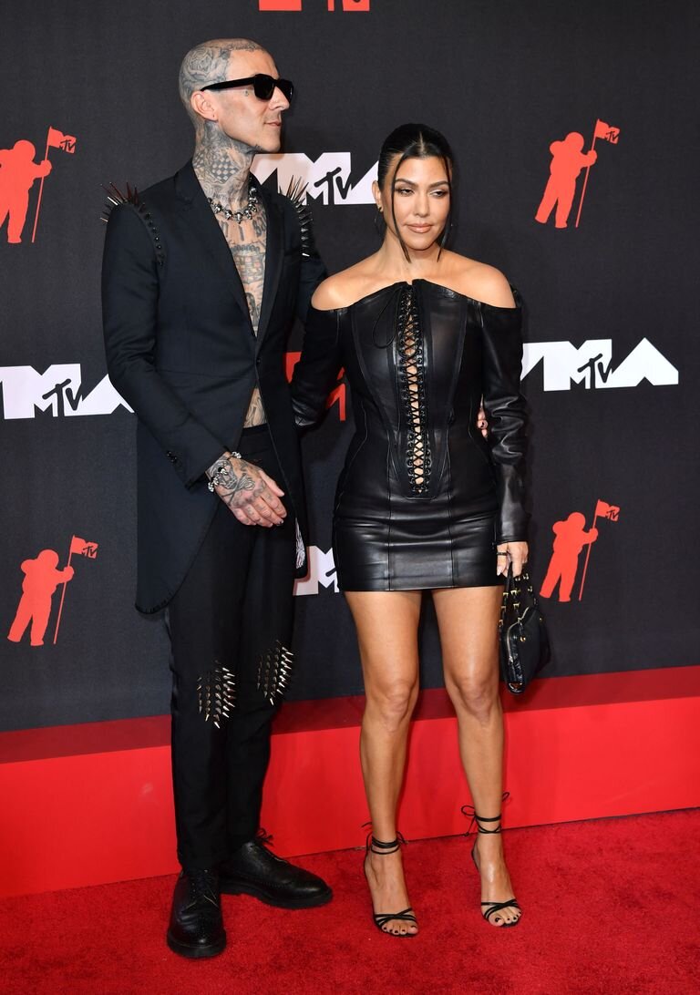 TRAVIS BARKER & KOURTNEY KARDASHIAN