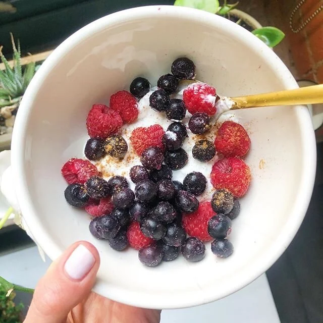 Breakfast almost always includes fruit, a healthy fat and cinnamon. This combo provides tons of nutrition and balances your blood sugar. The result? Sustained energy, and satisfaction all day long. If you&rsquo;re hungry for a snack an hour after bre