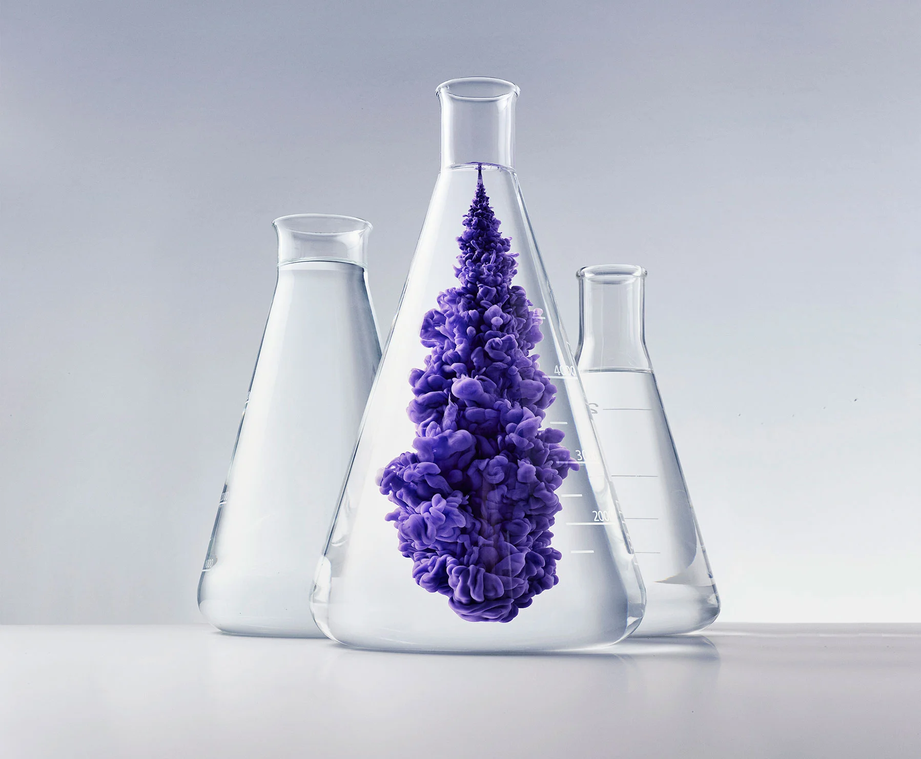  Patent No. GB185601984 - Mauveine - 1856 William Perkin patented the first synthetic dye, ‘Mauveine’ in 1856. His discovery revolutionised fashion and fifty years later had led to the existence of 2,000 artificial colours. Perkin was in fact attempting to produce synthetic quinine at the time.
