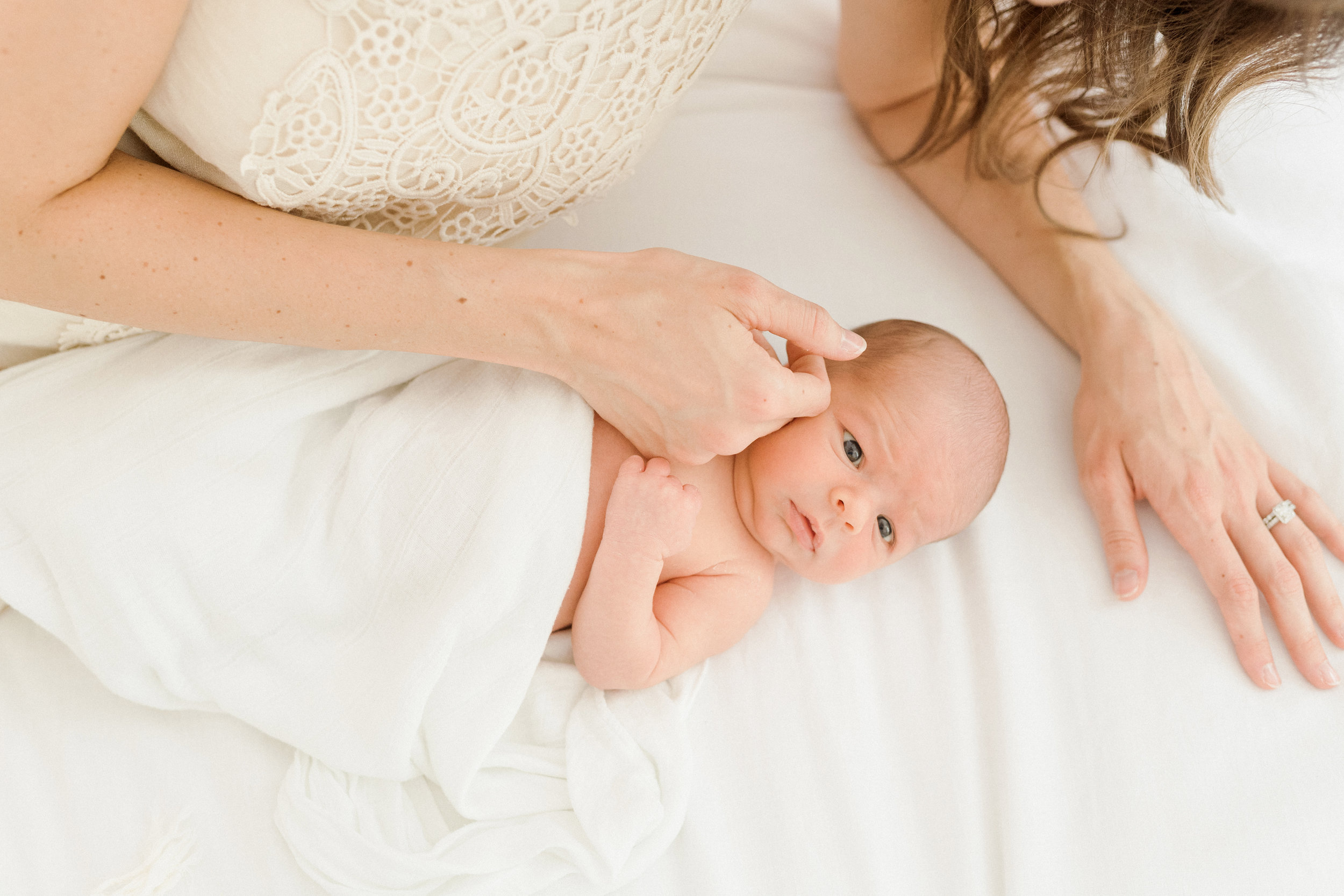 austin texas  lifestyle newborn photographer