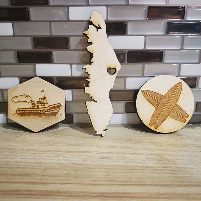 New magnet designs for Vancouver Island retailers heading out this week!! Find us @beachfirebrewing @thecrowsnestgallery @emporium_of_awesome @merge.tofino @uranusgifts
