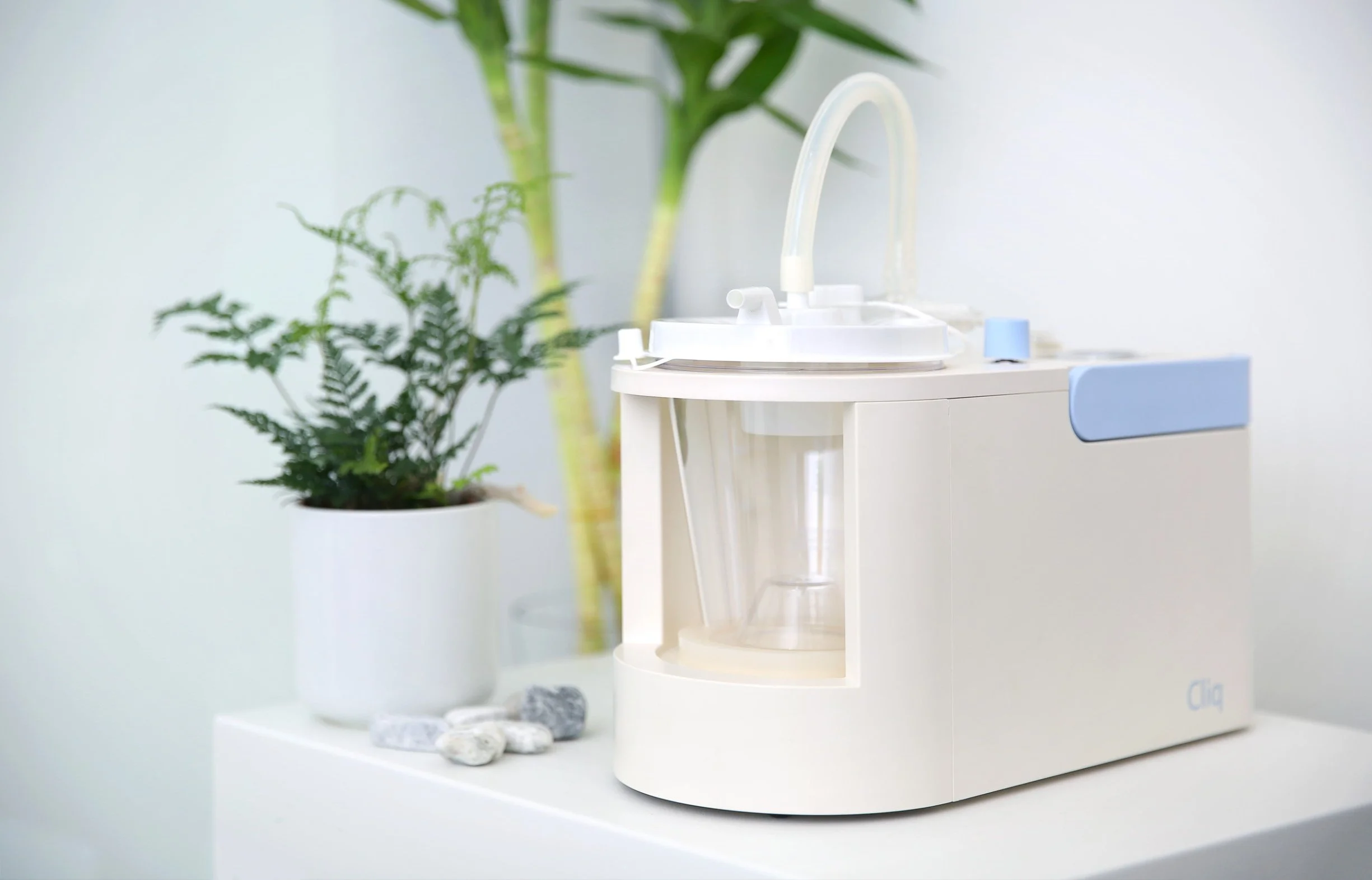 CLIQ_pump-on-table.jpg