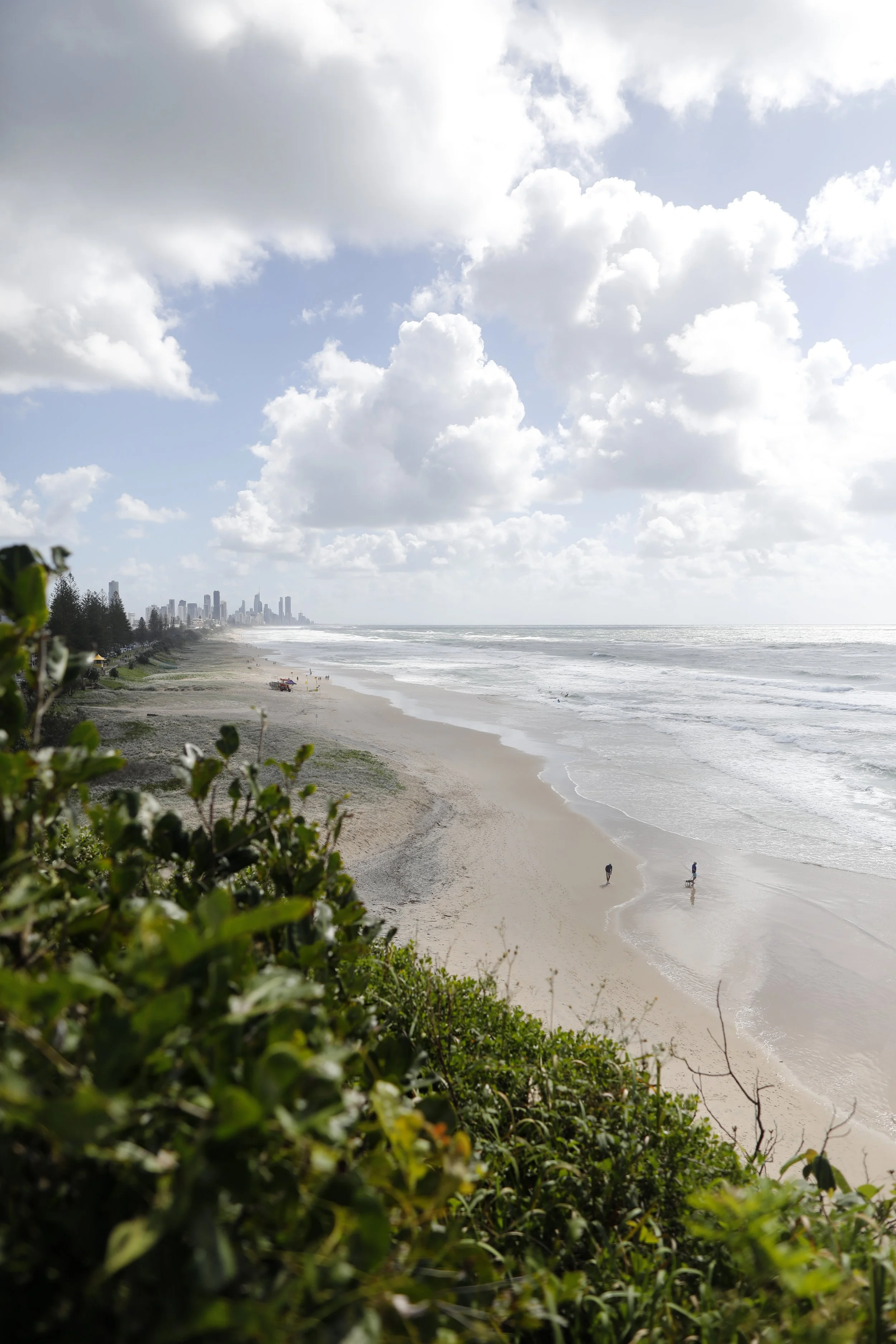 Golden Days on the Gold Coast: A Guide to Beaches, Eats &amp; Hidden Gems