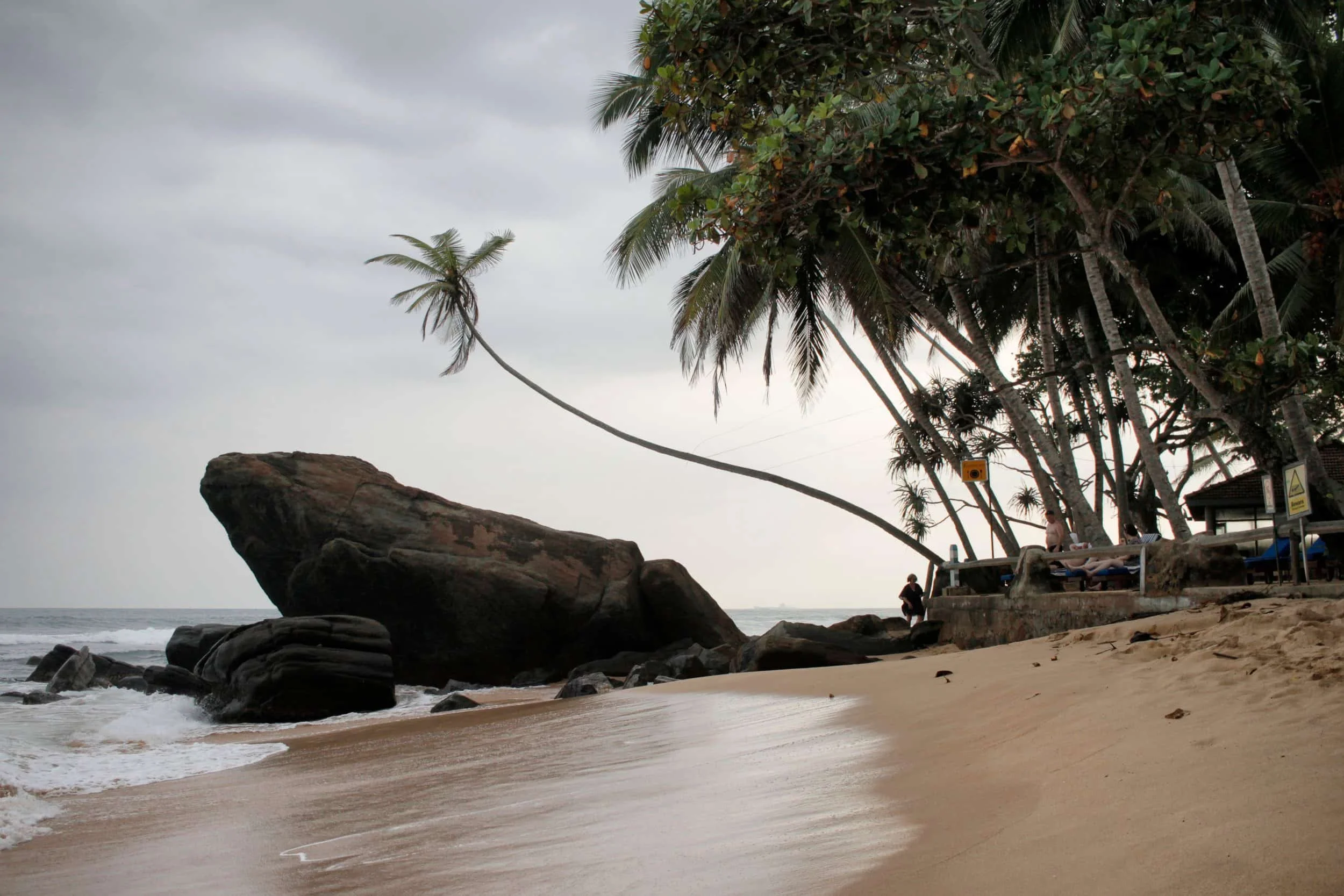 Mirissa - Dalawella Beach, Frog Rock