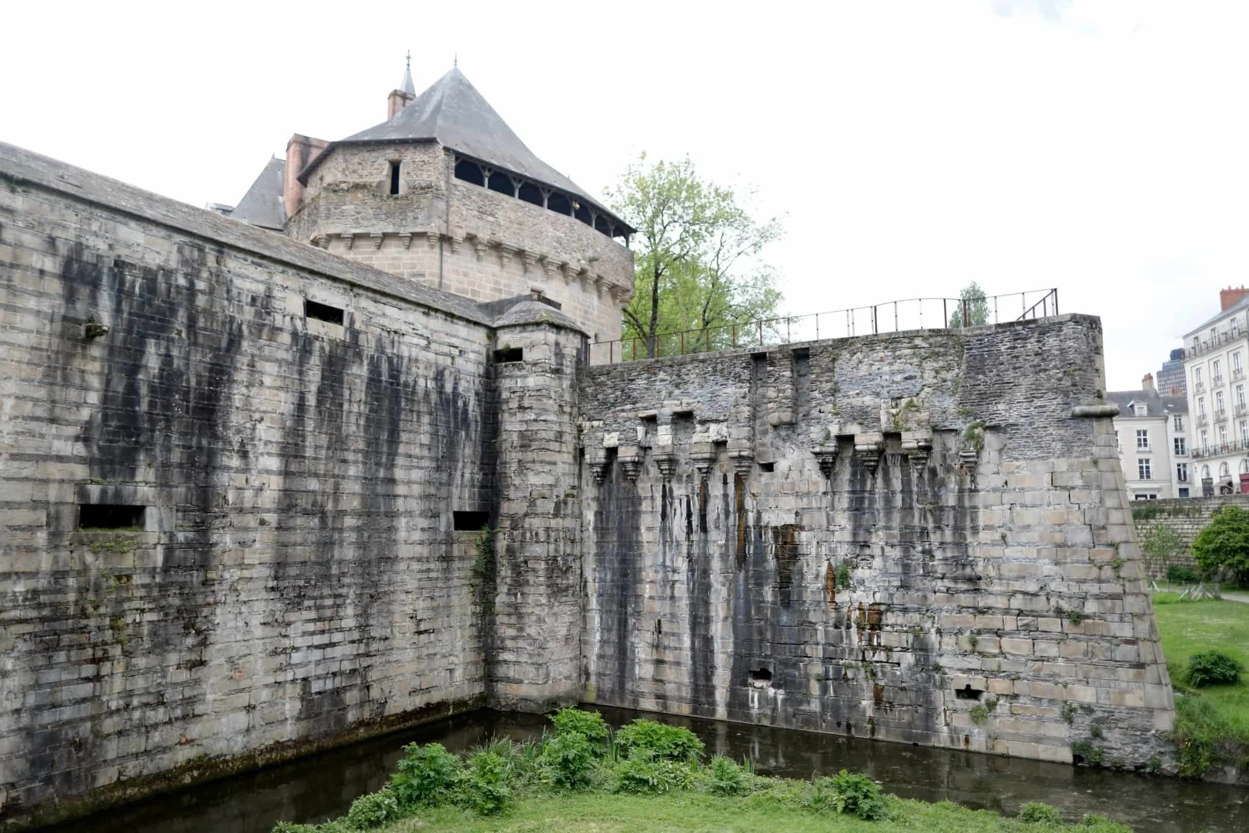  Castle of the Dukes of Brittany (Château des ducs de Bretagne) 