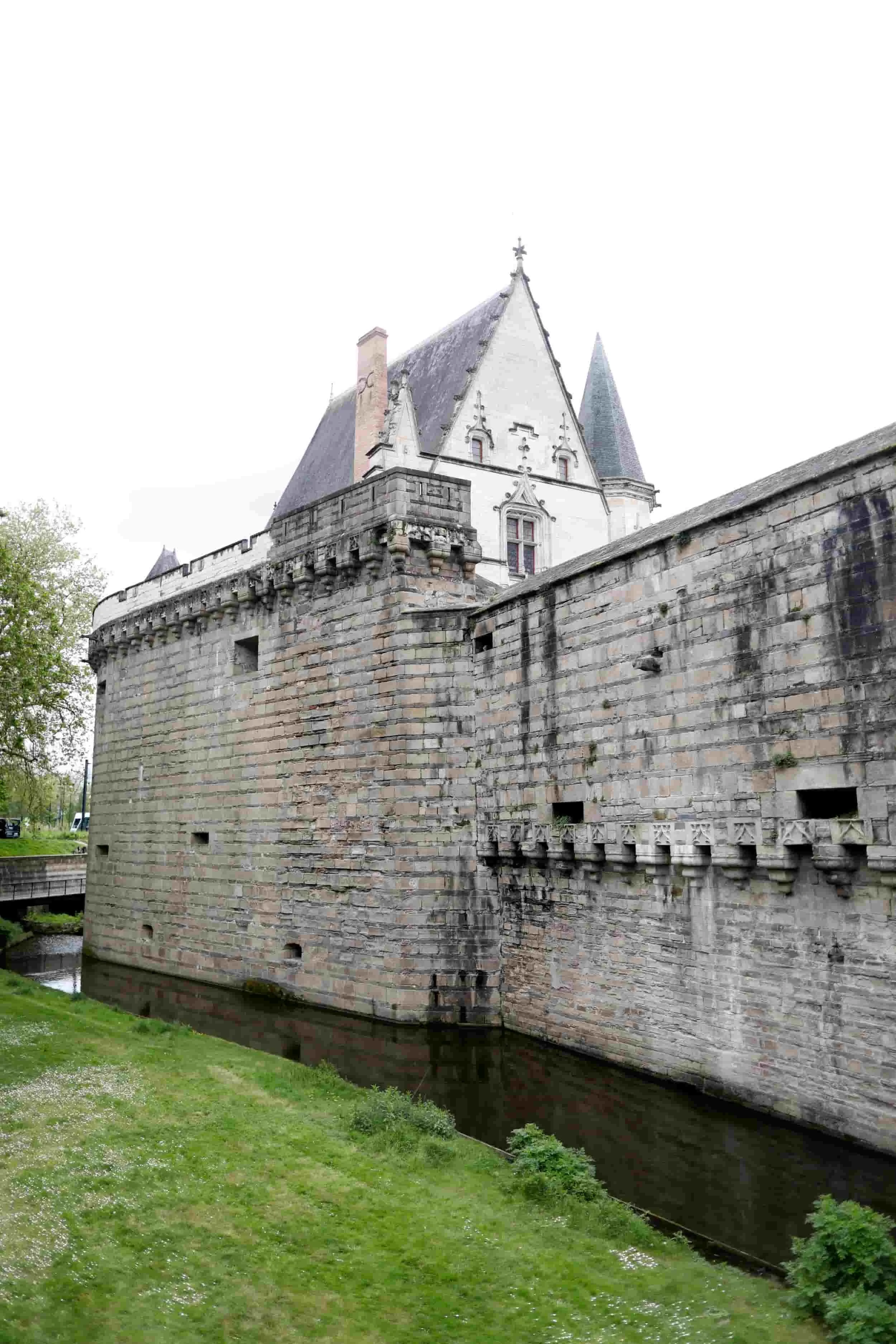  Castle of the Dukes of Brittany (Château des ducs de Bretagne) 