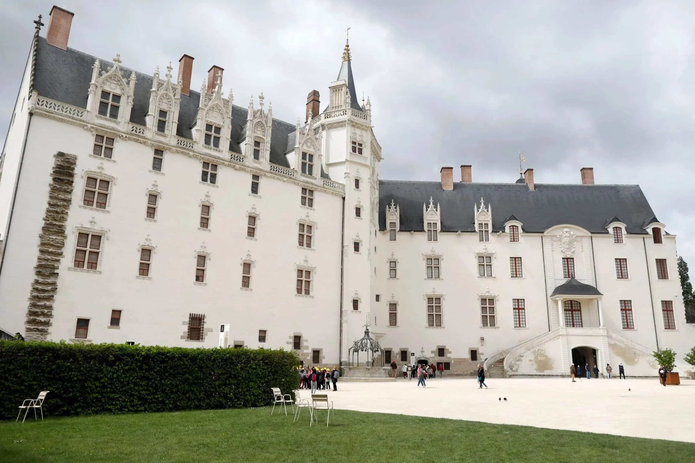  Castle of the Dukes of Brittany (Château des ducs de Bretagne) 