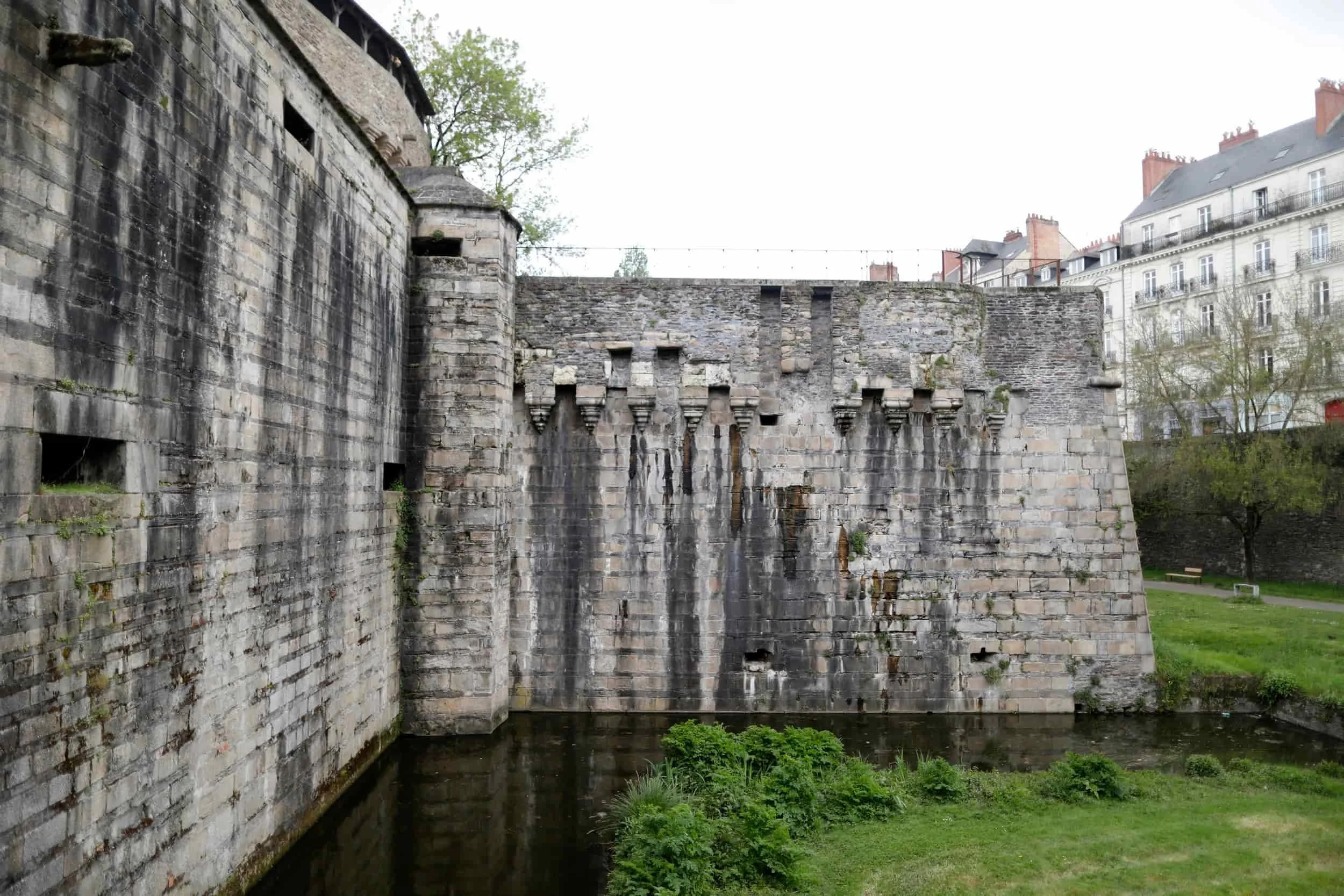 Castle of the Dukes of Brittany (Château des ducs de Bretagne) 
