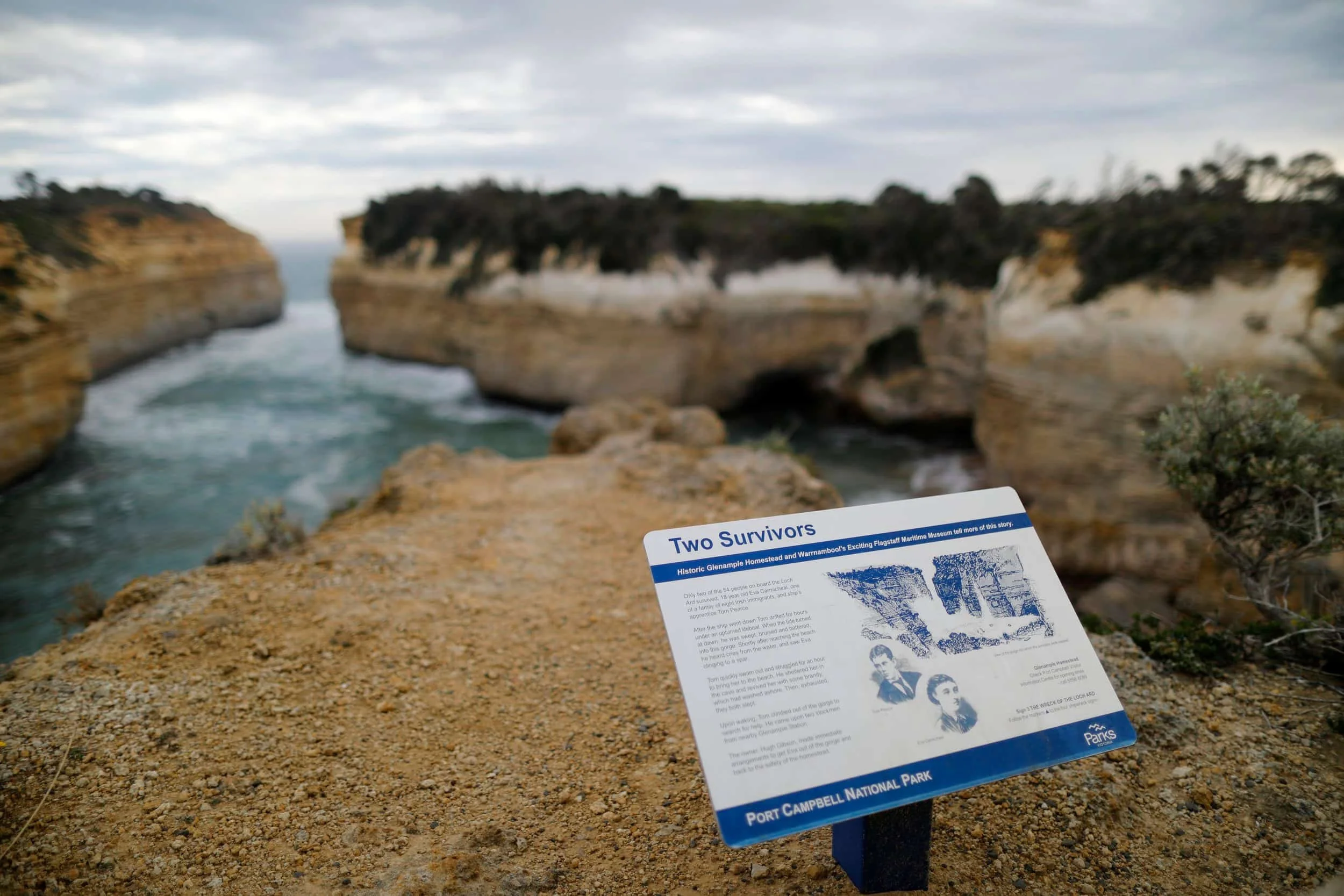 Great Ocean Road tour - Loch Ard Gorge