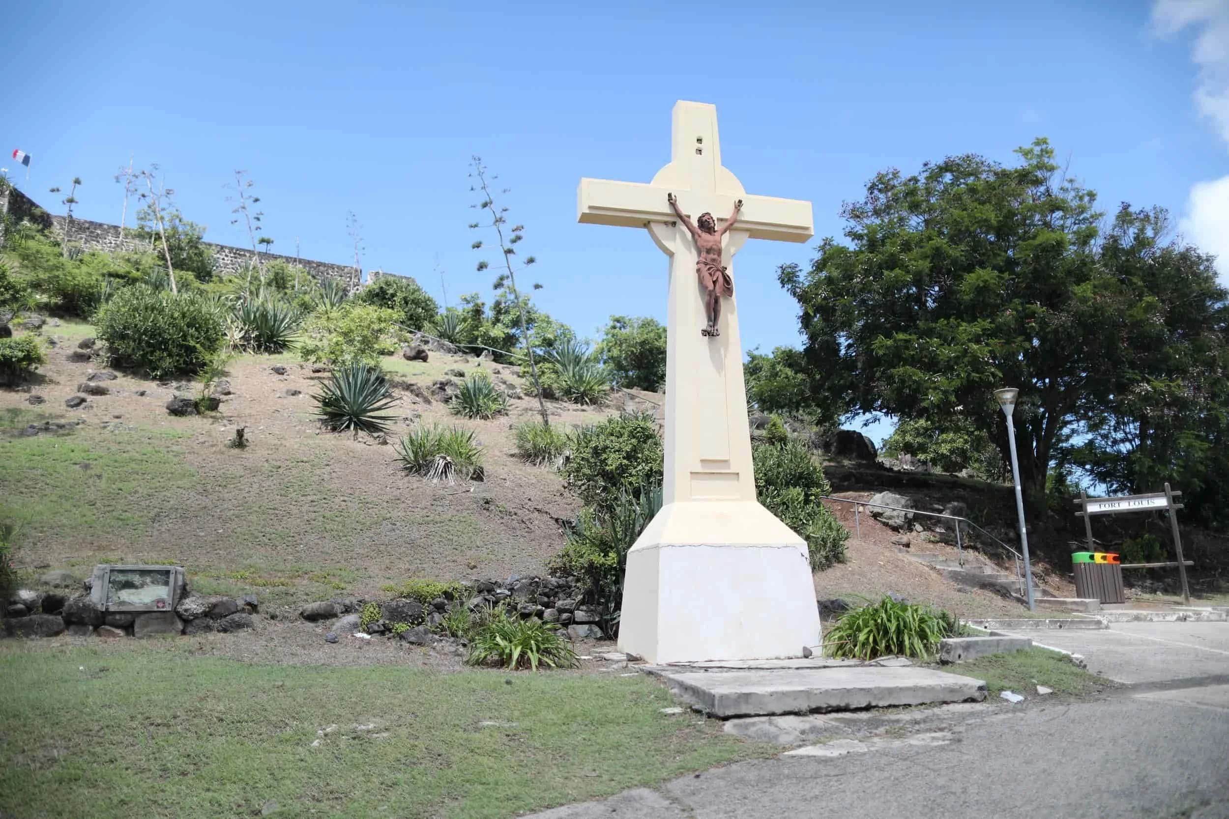 Yellow cross, entry to Fort St. Louis