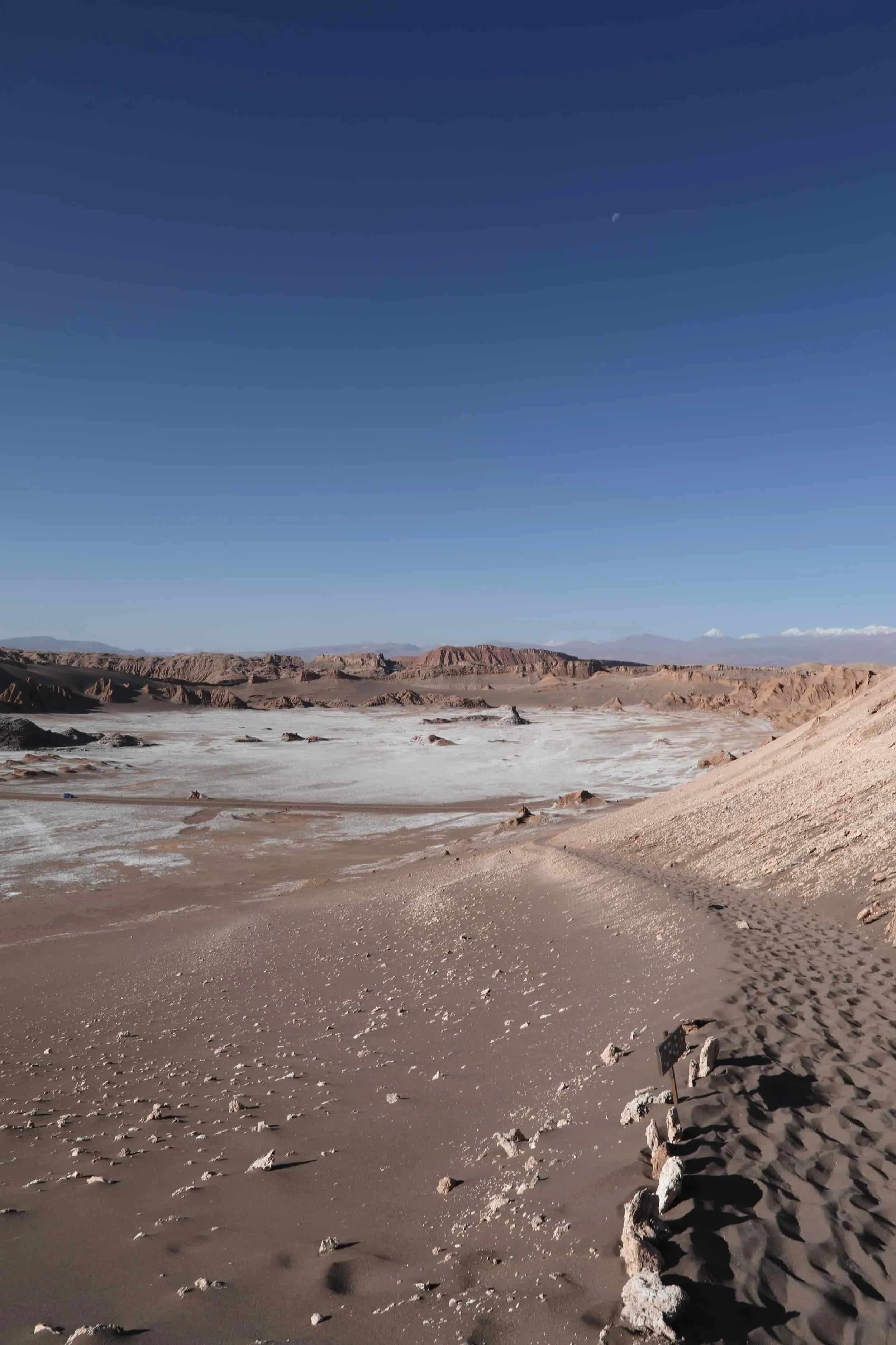 Valle de la Luna Chile, otherworldly landscape, hiking up Grand Dune