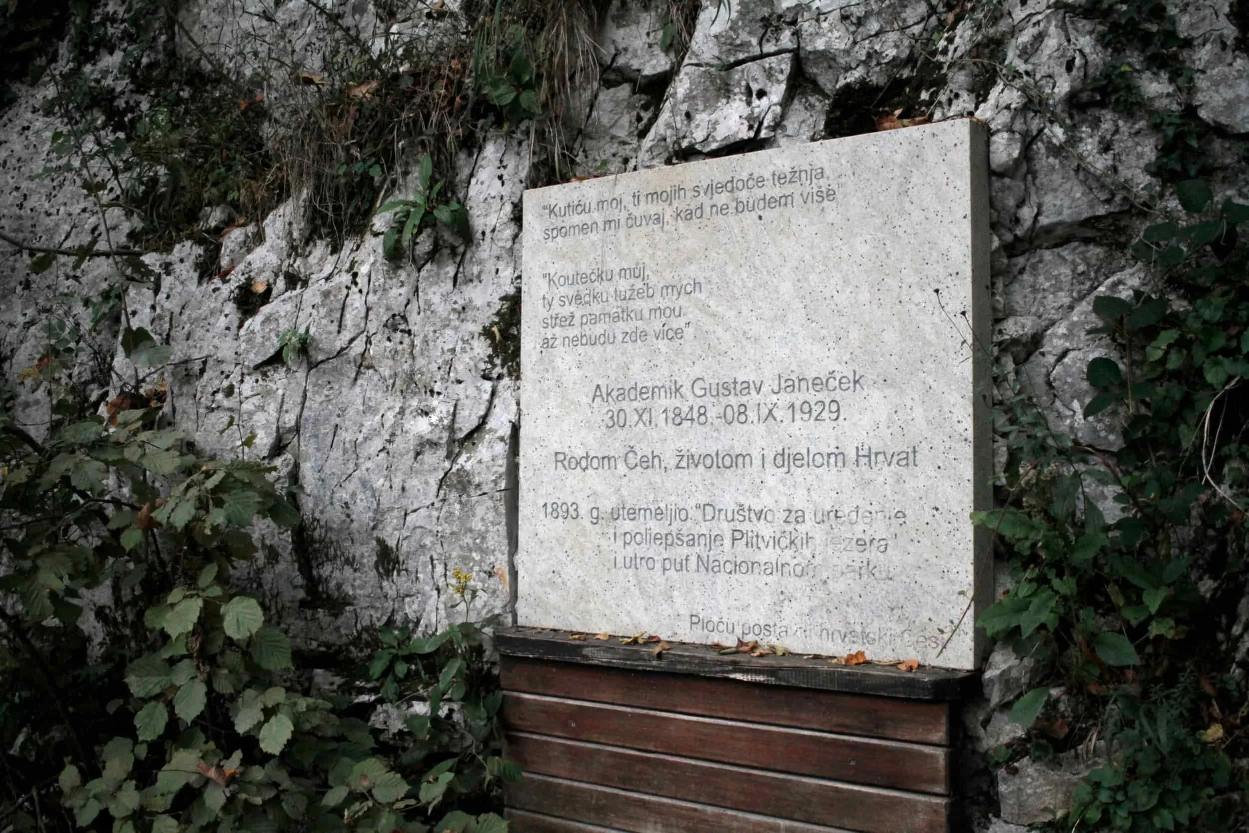 Signage at Lower Lakes at Plitviče Lakes National Park Croatia