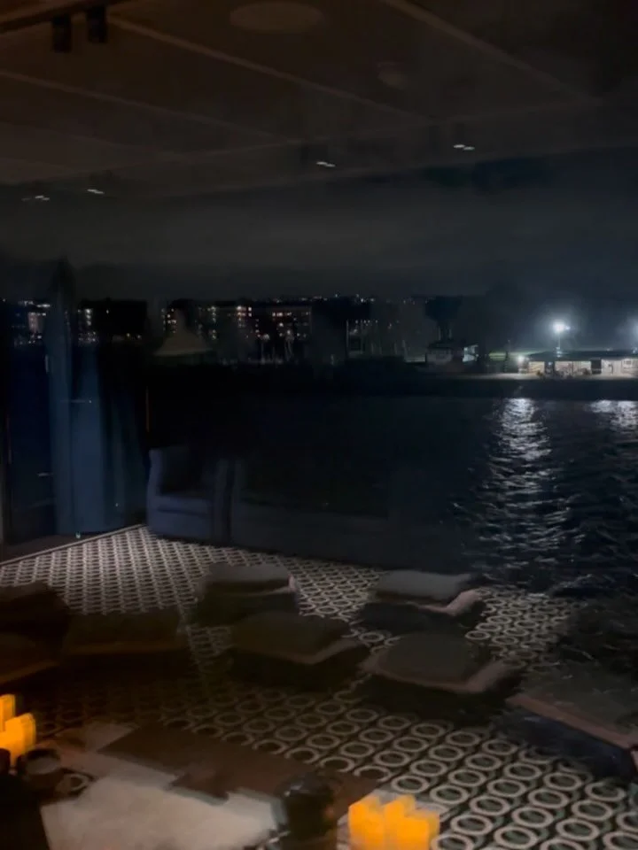 Dreamy setting for the tea ceremony at @fulham.pier last month ~ we had 18 guests and even though it is a big number for a tea ceremony, it was so cosy and intimate. And everyone was touched by the medicine of Tea.

This Saturday I am holding another