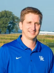 Dr. Chad Lee University of Kentucky 423 Plant Science Building Lexington, KY 40546-0312 +1.859.257.3203 cdlee2@uky.edu Twitter: @KentuckyCrops