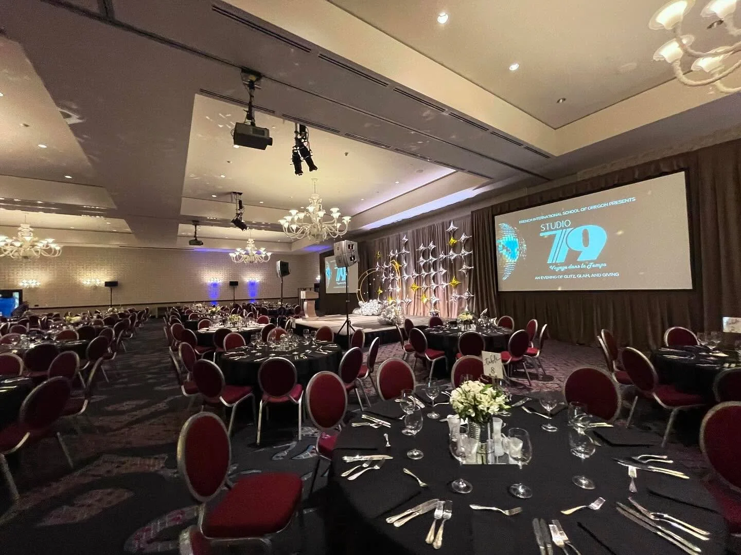 Some elegant views from the @thenineshotel for an incredible auction for charity. Always a pleasure working with good people and good gear. 
π π¨ππ¨π
.
.
.
.
.
.
.
.
.
.
.
.
.
.
.
.
.
.
@shure 
@qscaudio 
@jbl_pro 
@midasconsoles 
@portland 
@th