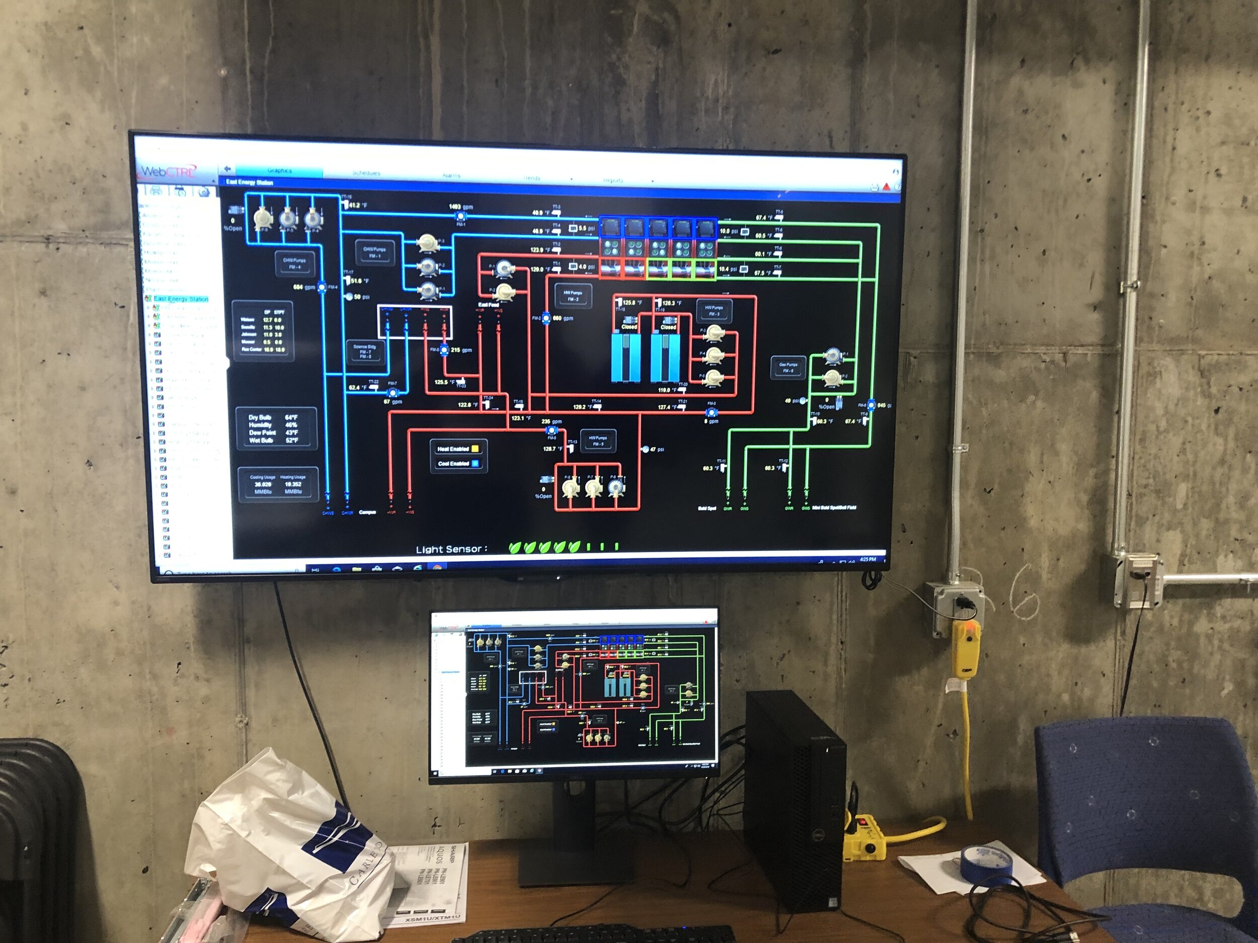 Real-time monitoring system of the hot-water, chilled water and geo-field systems