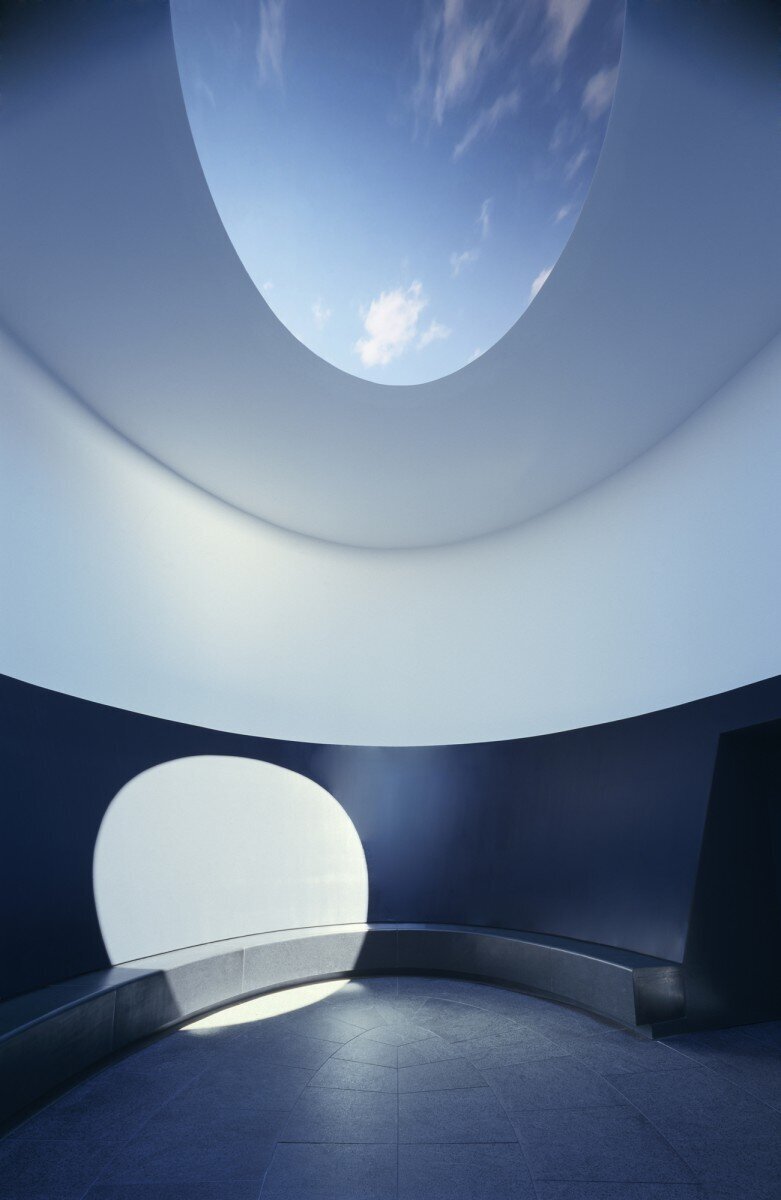 05_james_turrell_the_color_inside_2013_photo_by_florian_holzherr (1).jpg