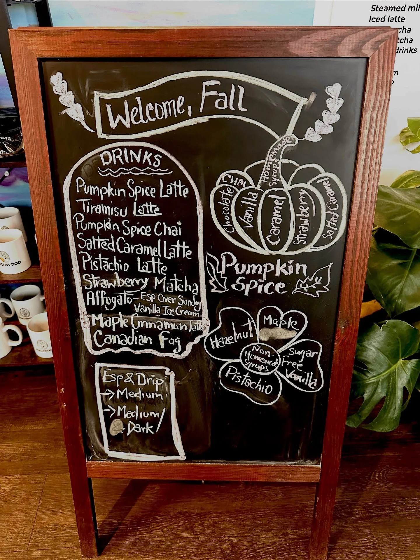 𝙉𝙚𝙬 𝙁𝙖𝙡𝙡 𝘿𝙧𝙞𝙣𝙠𝙨!

Check out our new Fall drink menu 🍂 

What drink are you excited to try? 

📍 Birchwood Coffee 

#birchwoodcoffee #downtown #yellowknife #falldrinks #newmenu #pumpkinspice #latte #saltedcaramel #chai #localcoffeeshop #