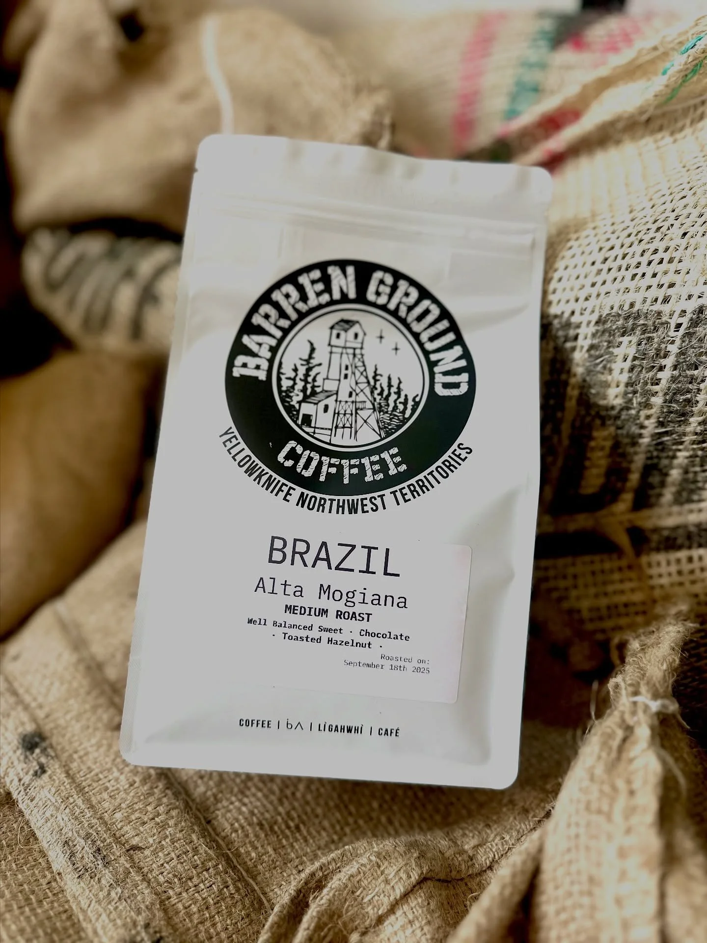 𝘕𝘦𝘸 𝘊𝘰𝘧𝘧𝘦𝘦 𝘙𝘰𝘢𝘴𝘵𝘴 𝘈𝘷𝘢𝘪𝘭𝘢𝘣𝘭𝘦!

𝗕𝗥𝗔𝗭𝗜𝗟
Medium Roast
Well Balanced Sweet 
Chocolate 
Hazelnut 

𝗜𝗡𝗗𝗢𝗡𝗘𝗦𝗜𝗔
Dark Roast 
Bittersweet
Cedar 
Apple 
Tropical Fruits 
Herbal
Fresh Spices 
Brown Sugar 

What one would you