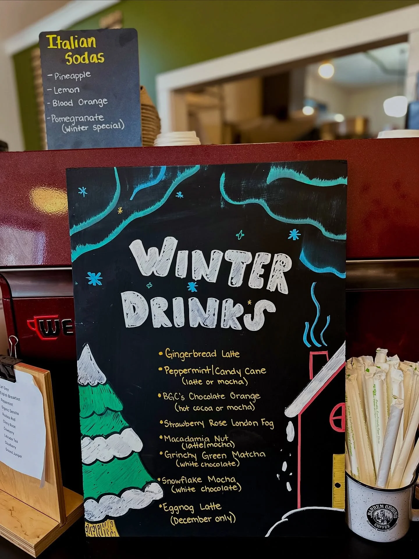 Our new Winter drink menu is now available! 

𝓕𝓮𝓪𝓽𝓾𝓻𝓲𝓷𝓰:

𝗚𝗶𝗻𝗴𝗲𝗿𝗯𝗿𝗲𝗮𝗱
𝗖𝗮𝗻𝗱𝘆 𝗖𝗮𝗻𝗲
𝗖𝗵𝗼𝗰𝗼𝗹𝗮𝘁𝗲 𝗢𝗿𝗮𝗻𝗴𝗲
𝗦𝘁𝗿𝗮𝘄𝗯𝗲𝗿𝗿𝘆 𝗥𝗼𝘀𝗲
𝗠𝗮𝗰𝗮𝗱𝗮𝗺𝗶𝗮 𝗡𝘂𝘁
𝗪𝗵𝗶𝘁𝗲 𝗖𝗵𝗼𝗰𝗼𝗹𝗮𝘁𝗲
𝗘𝗴𝗴𝗻𝗼𝗴 *𝗗𝗲𝗰𝗲
