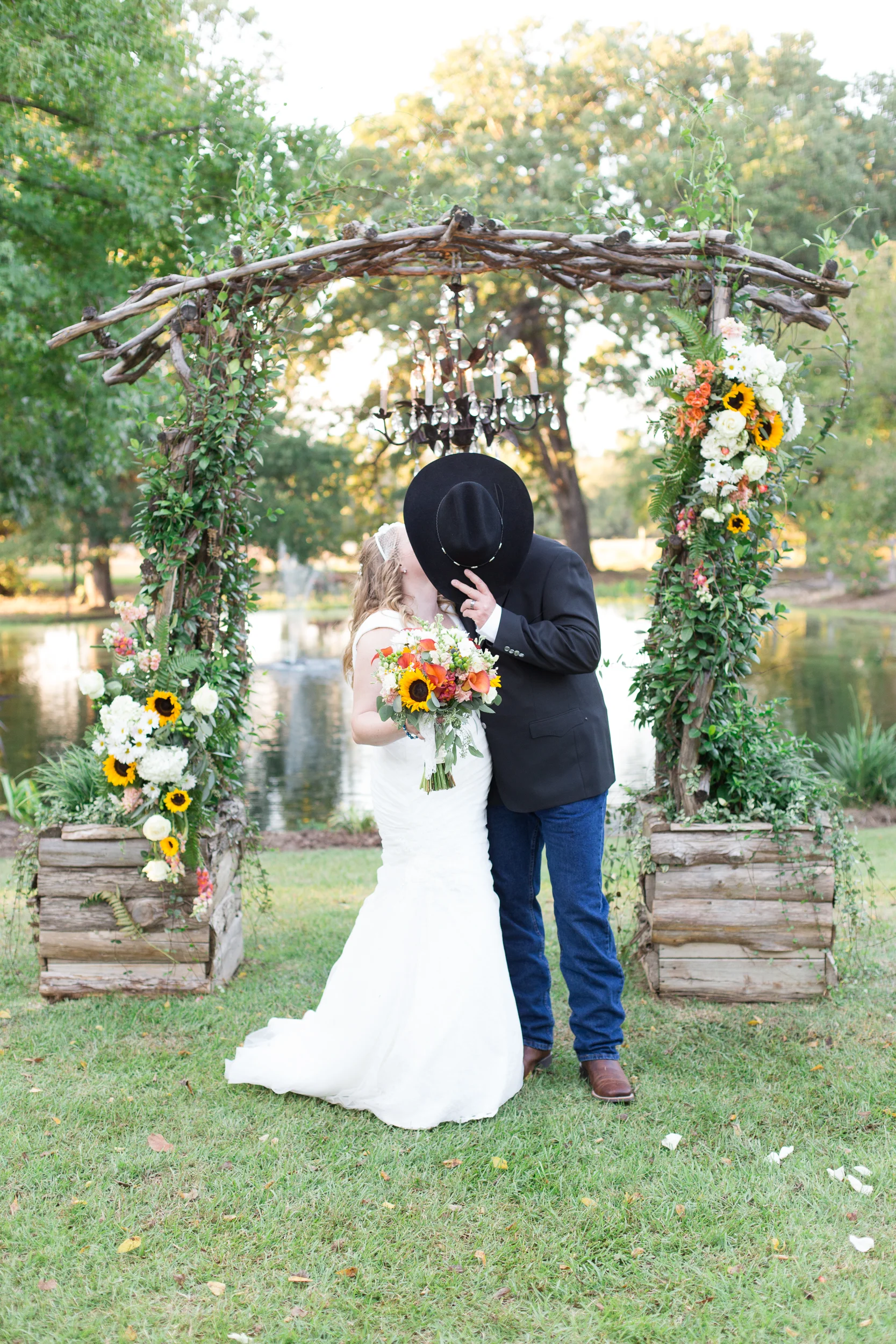 O'Connor-Wedding_kelsiehendricksphotography-64.jpg