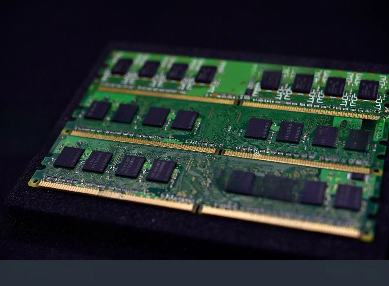DDR5 Memory Modules Explained: Speed, Efficiency & Business Benefits ...
