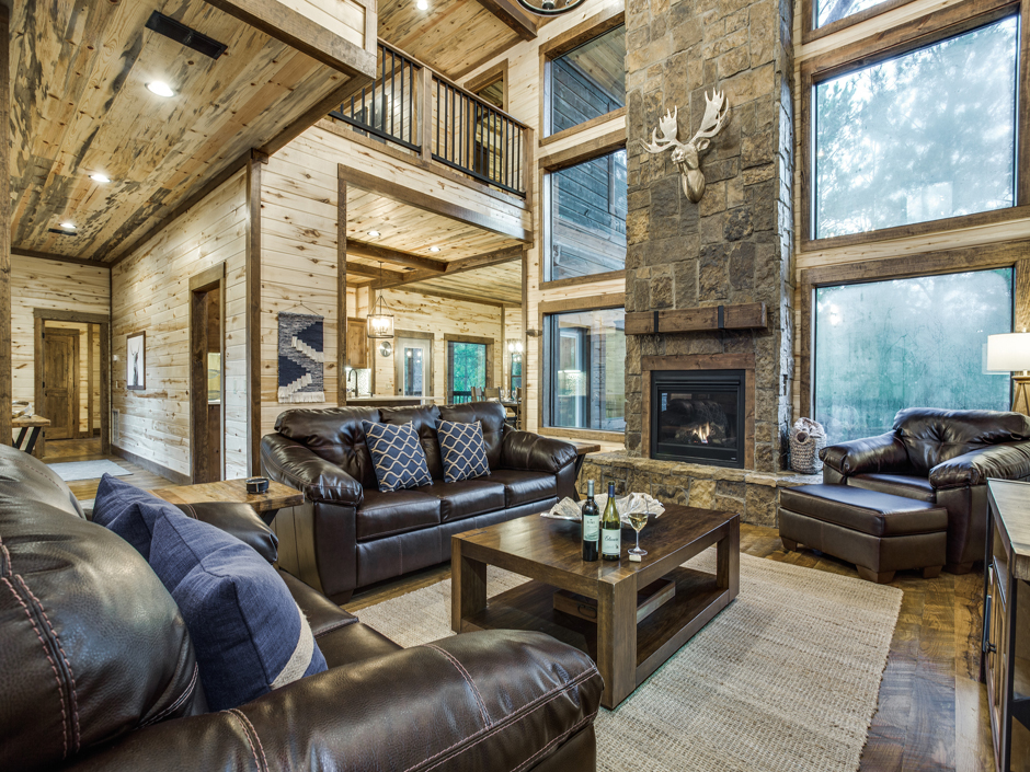 Rustic Mountain Lodge Cabin Luxury Cabin in Broken Bow, OK