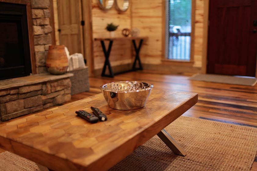 Rustic Retreat | Living Room Amenities