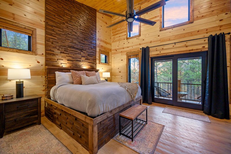 Rustic Treehouse Cabin | Bedroom (2nd Floor)