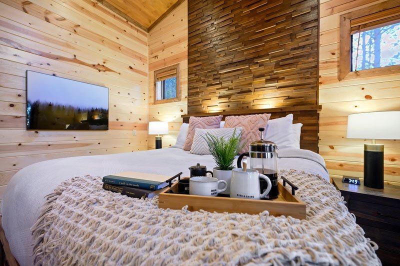 Rustic Treehouse Cabin | Bedroom (3rd Floor)