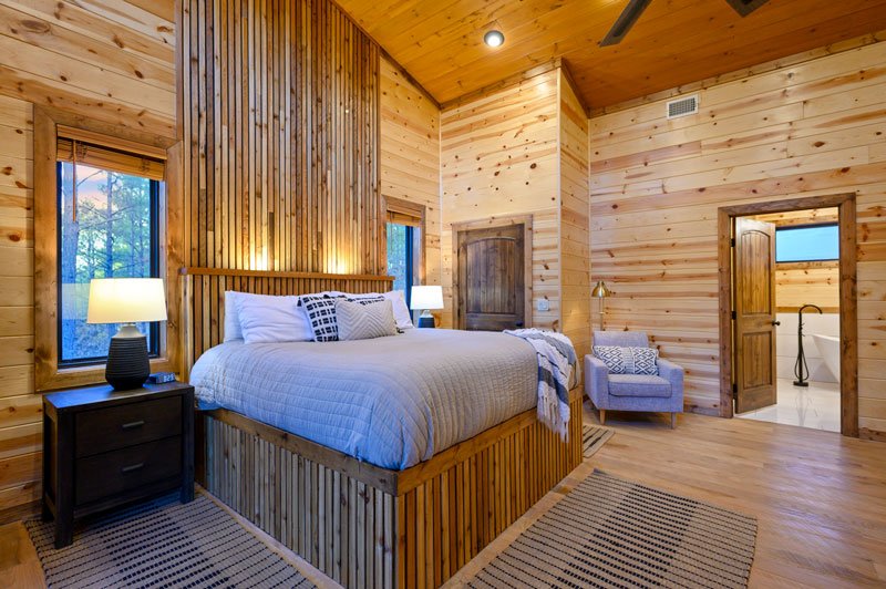 Rustic Treehouse Cabin | Bedroom (2nd Floor) w Private Balcony