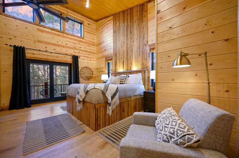 Rustic Treehouse Cabin | Bedroom (3rd Floor) w Private Balcony