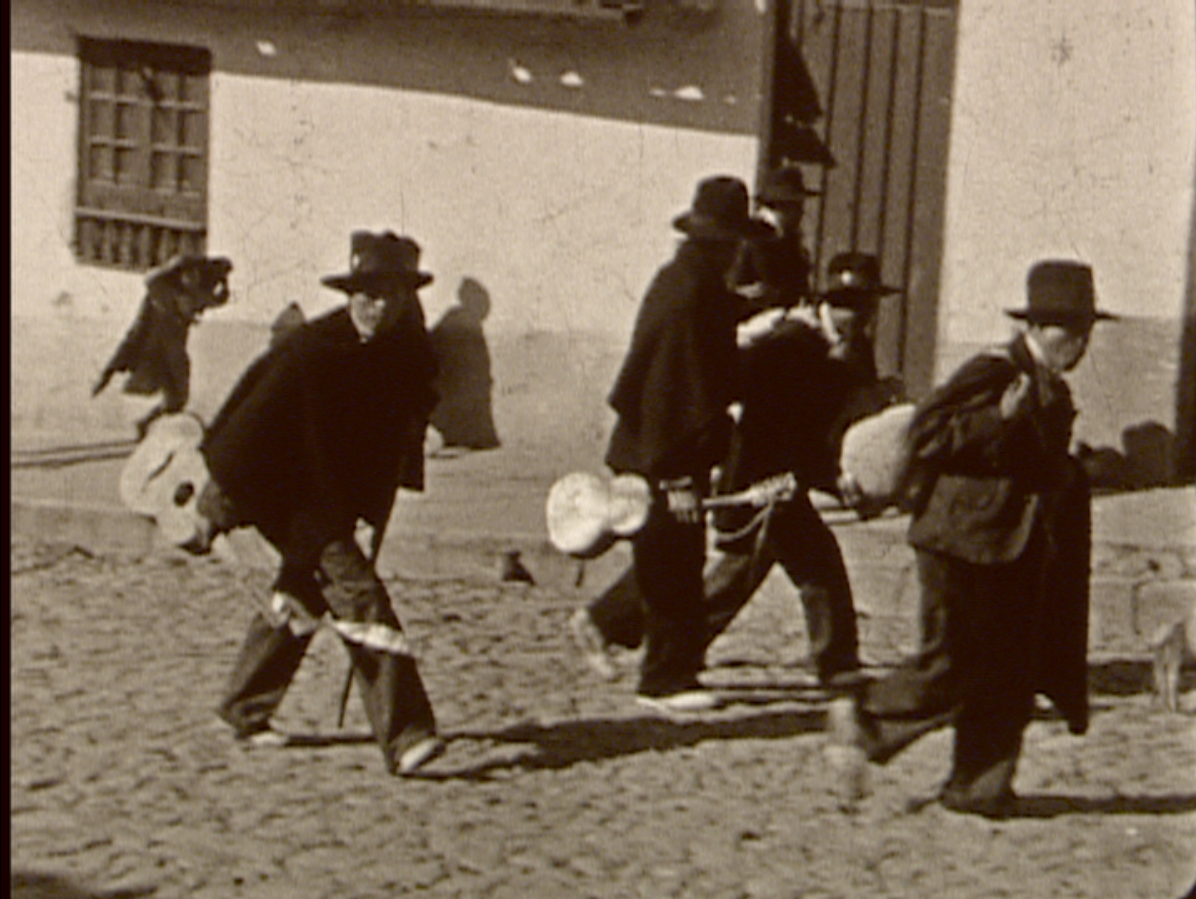 Ecuadorians:Columbians with instruments:musicians.png