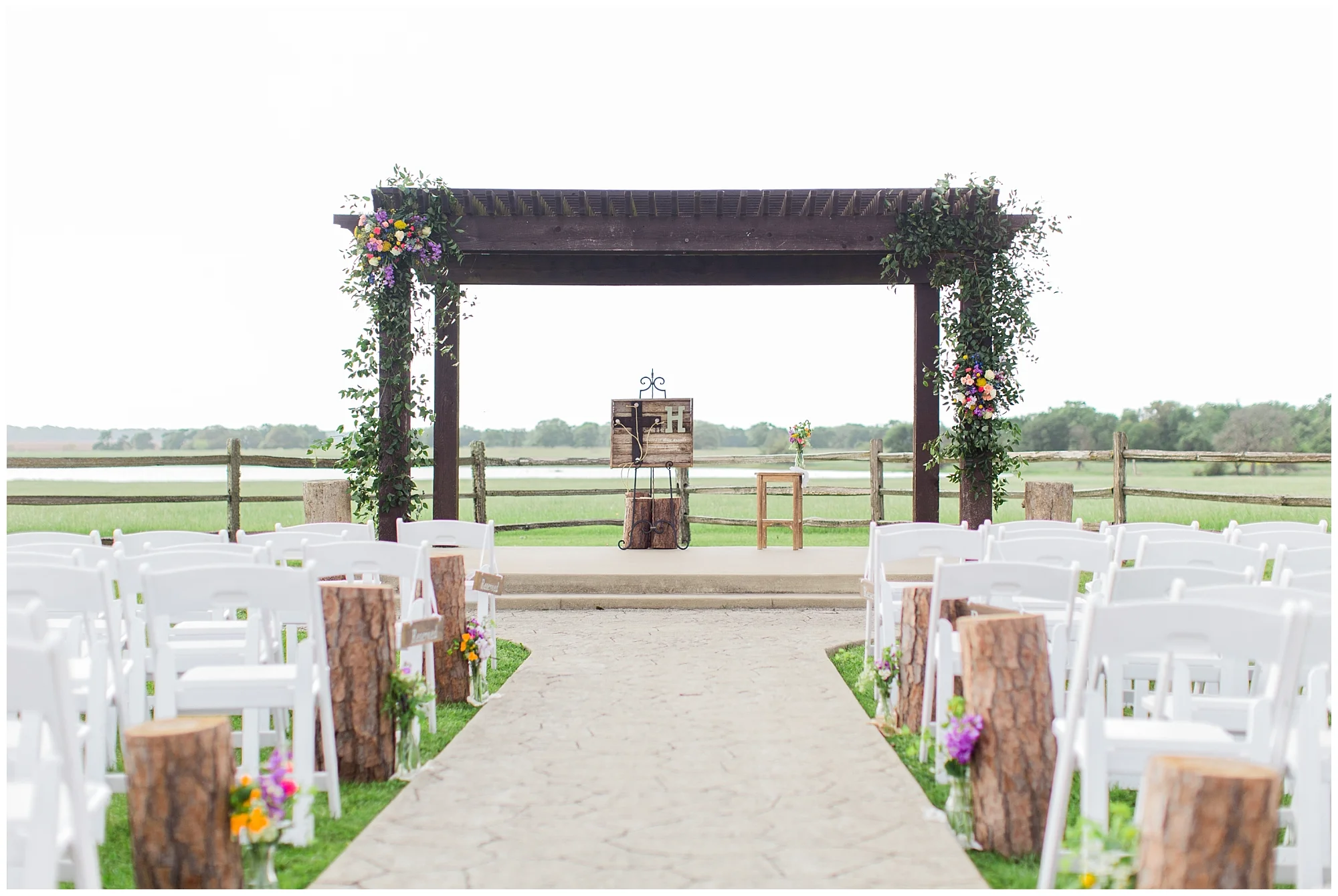 Moore_Ranch_on_the_Brazos_Wedding_0015.jpg