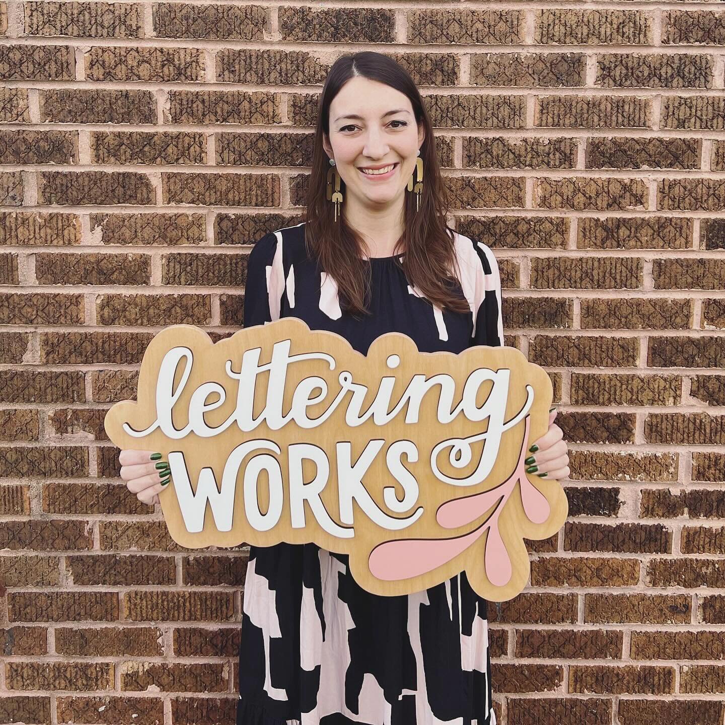 Eight years ago today I won $10,000 in startup funding after I presented my business idea for Lettering Works 💰🅱️

(Swipe to see me as a little budding entrepreneur with the competition judges back in 2016 🫠)

✨ How it started ✨
Growing up, I spen