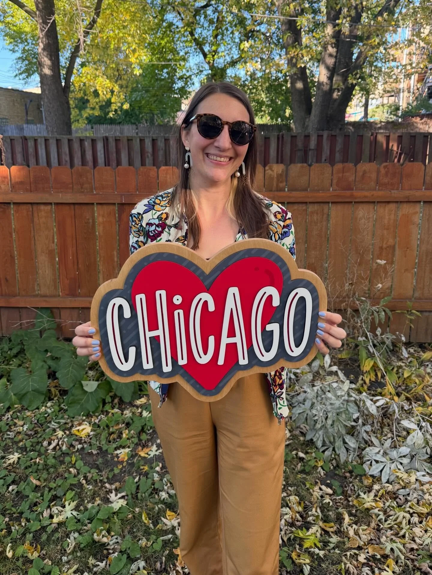 It&rsquo;s week eight of Sunday Signs - a little series where I&rsquo;ll share one of my new wooden signs that&rsquo;s part of my art show @logansquarepilatesandcore. 

Up eighth, we have the Chicago Heart &hearts;️ This design comes from my original
