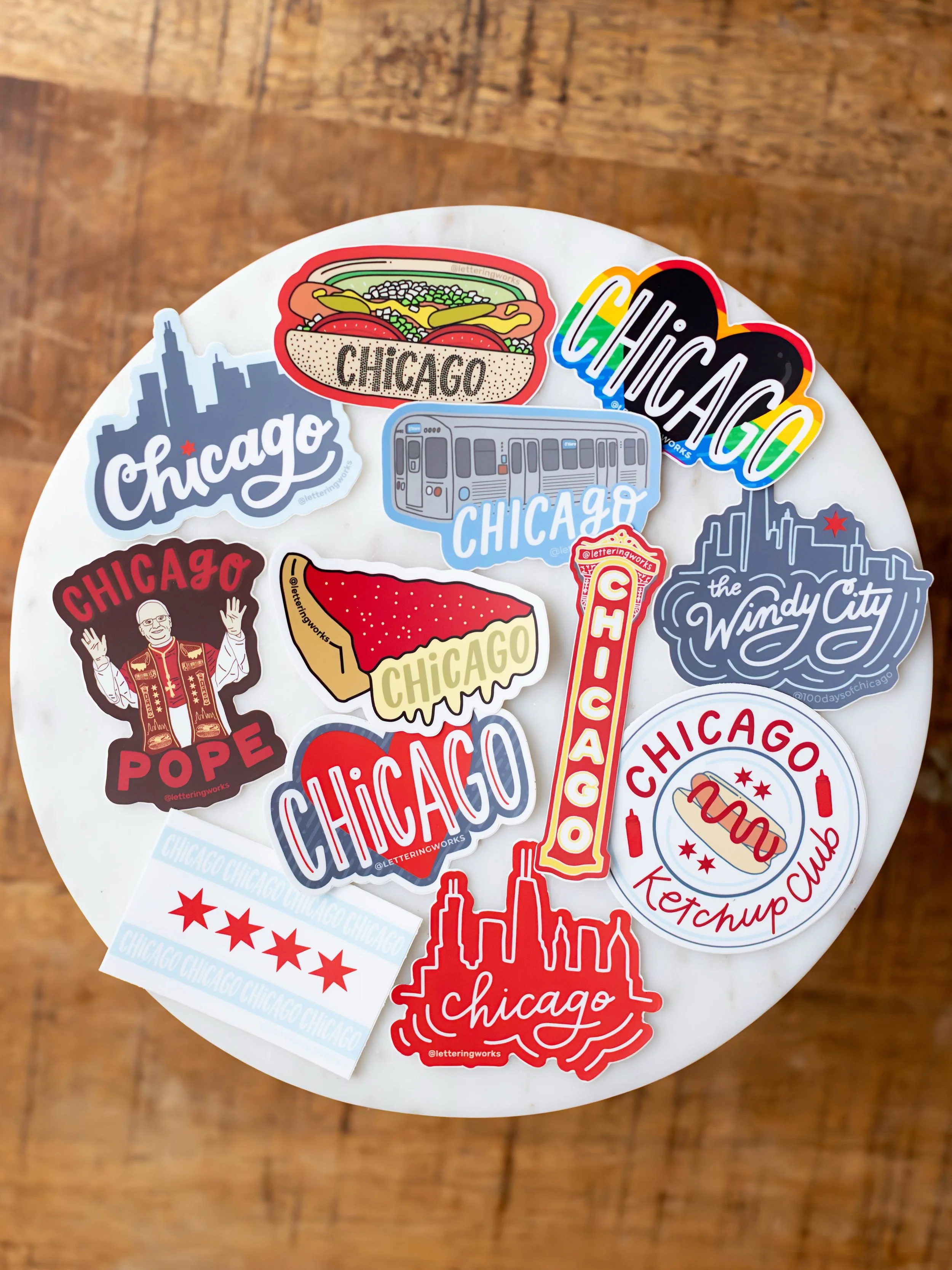 It&rsquo;s a Chicago-souvenir-centric week over at Lettering Works HQ (aka my apartment) now that I&rsquo;m back from Denver &hearts;️ 

Some highlights:

&hearts;️ I wrote and published a new blog post highlighting the variety of Chicago souvenirs I