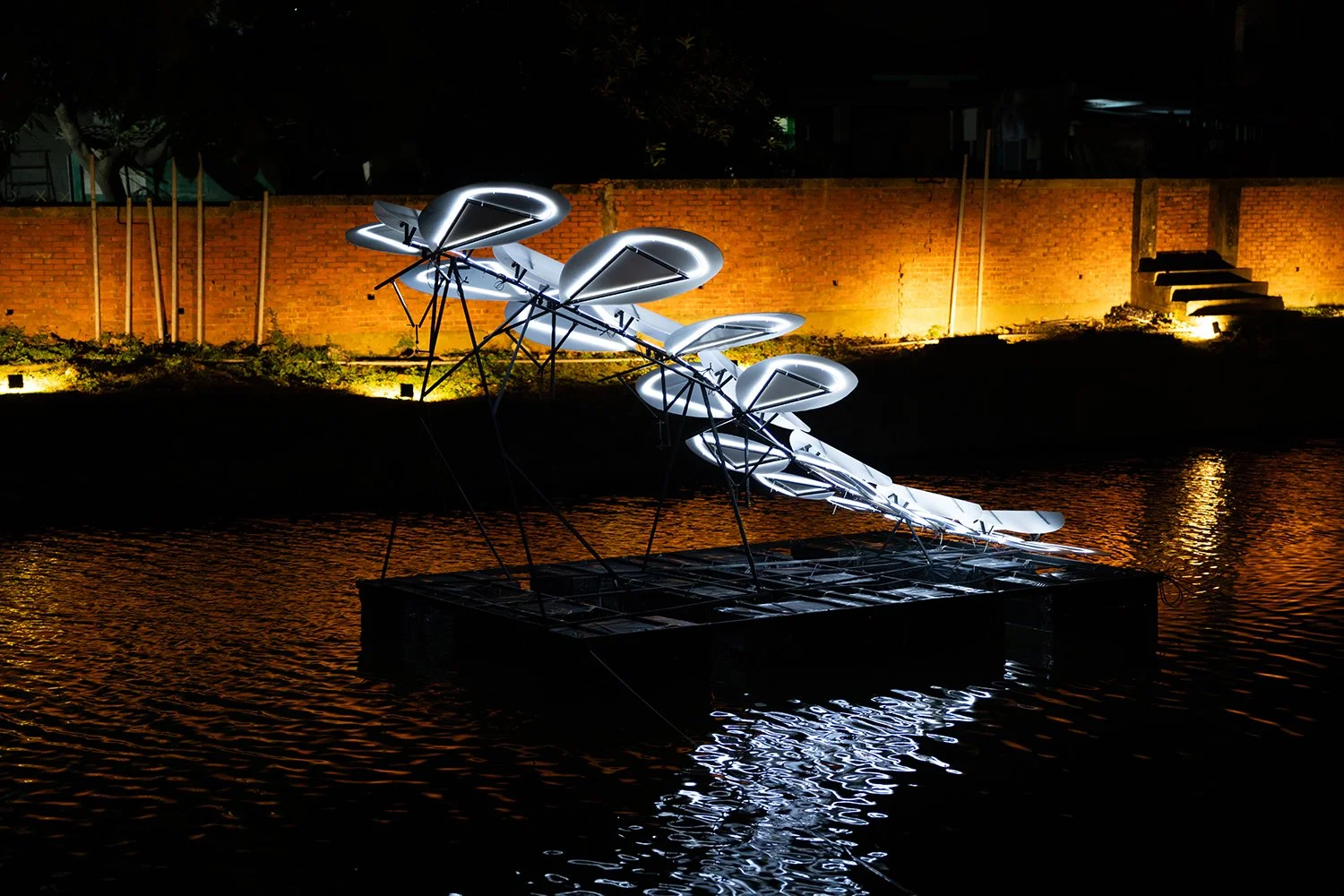 A2 電訊幻獸-羽蛇神_廖栢賢_.jpg