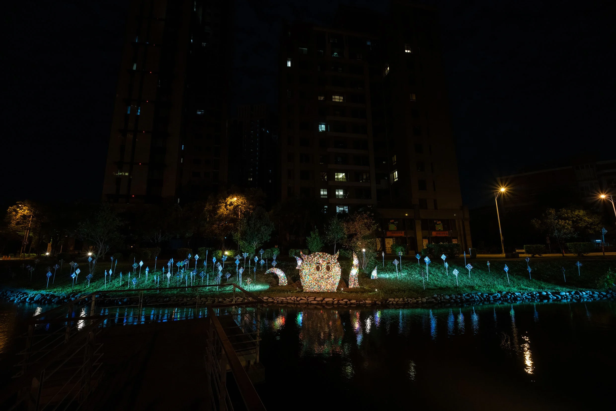 亮晶晶小怪獸& 金光小怪獸（共創-都市藝術工作室 X六家國小）02.jpg