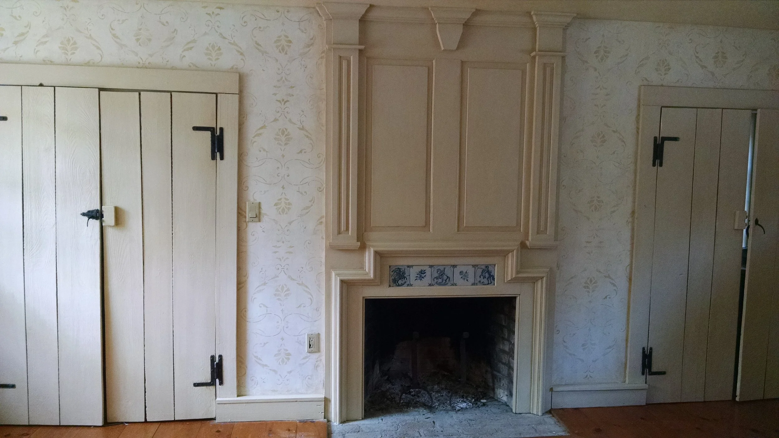 Stenciled Venetian Plaster. Hudson Valley, NY