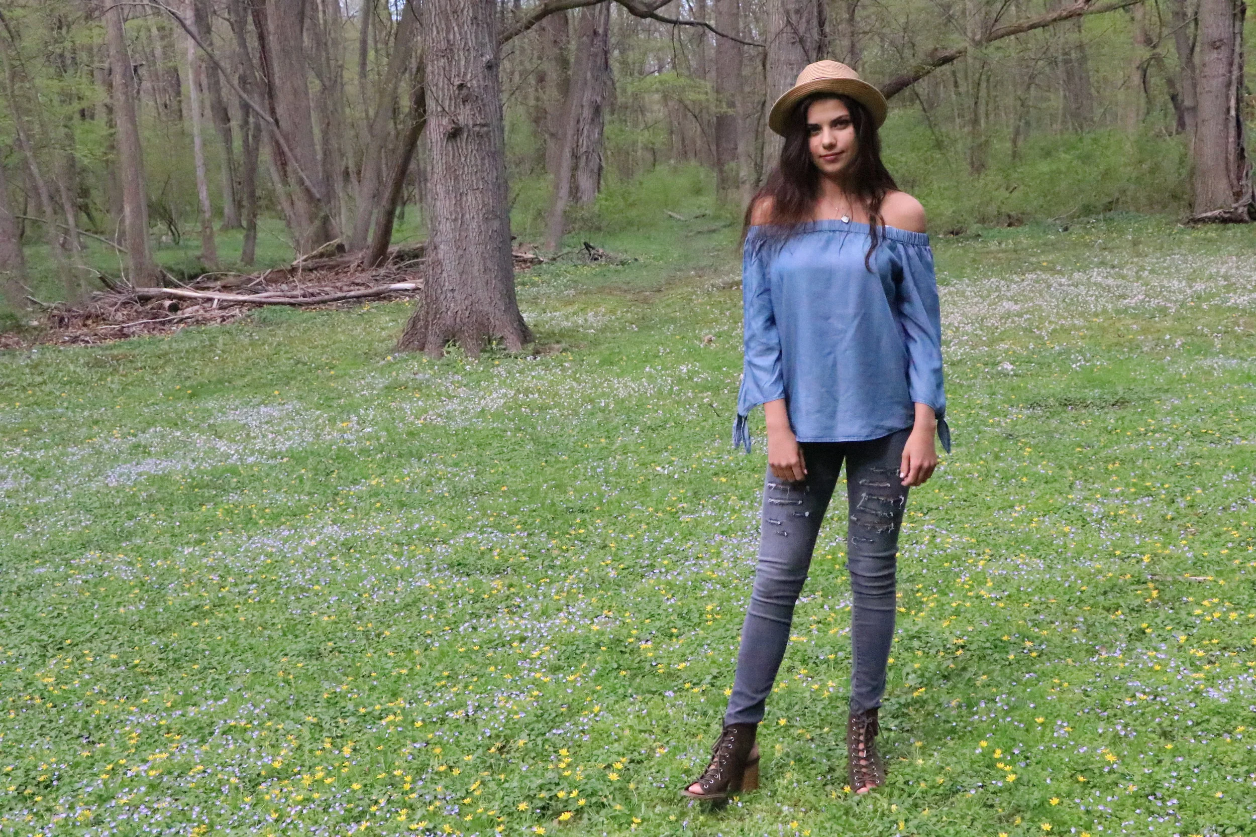 Gap jeans. Photo by: @ljb.photos