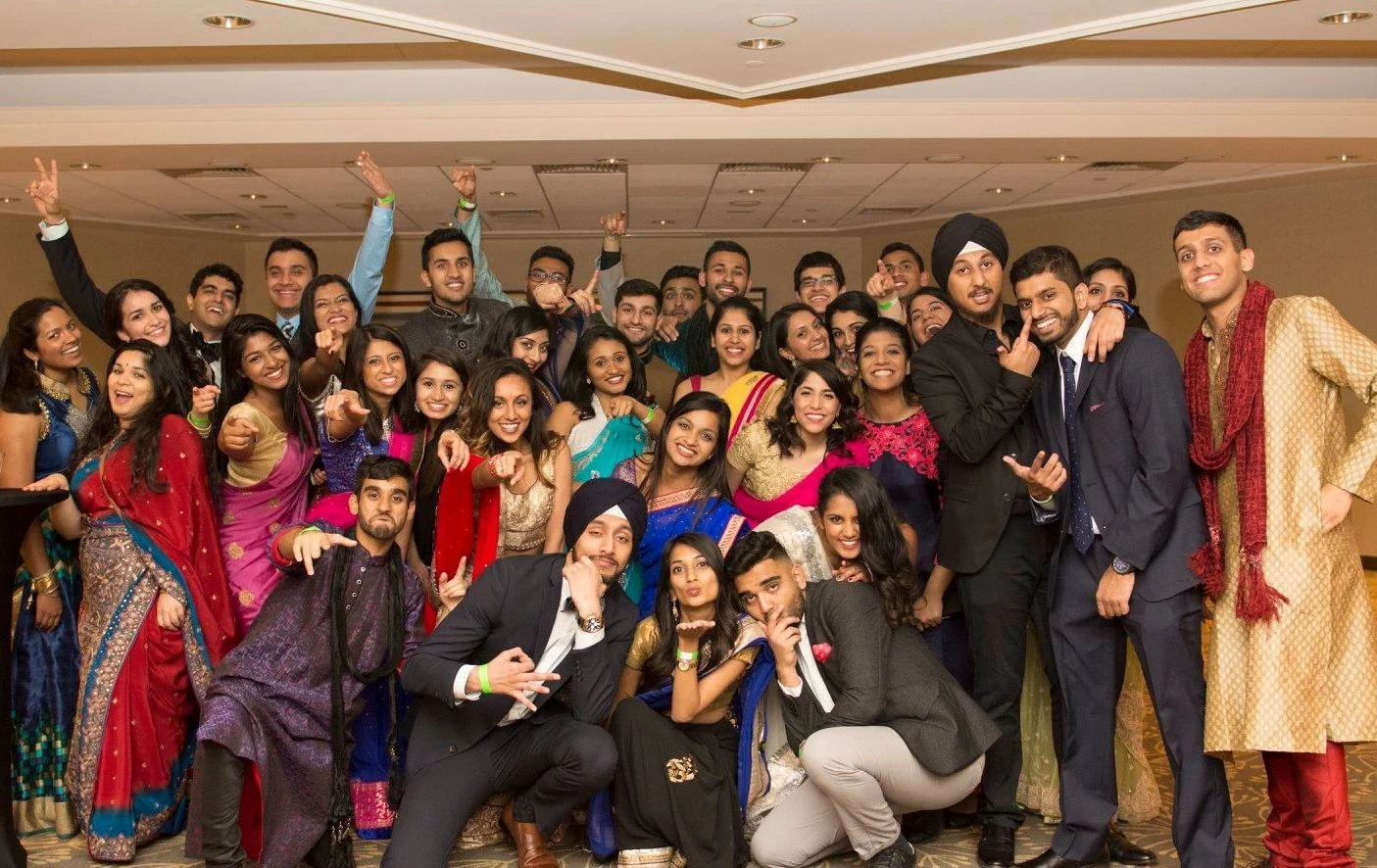 Grupo de miembros de la iglesia de rock después de la fiesta en la India nuevos lugares en todo el mundo