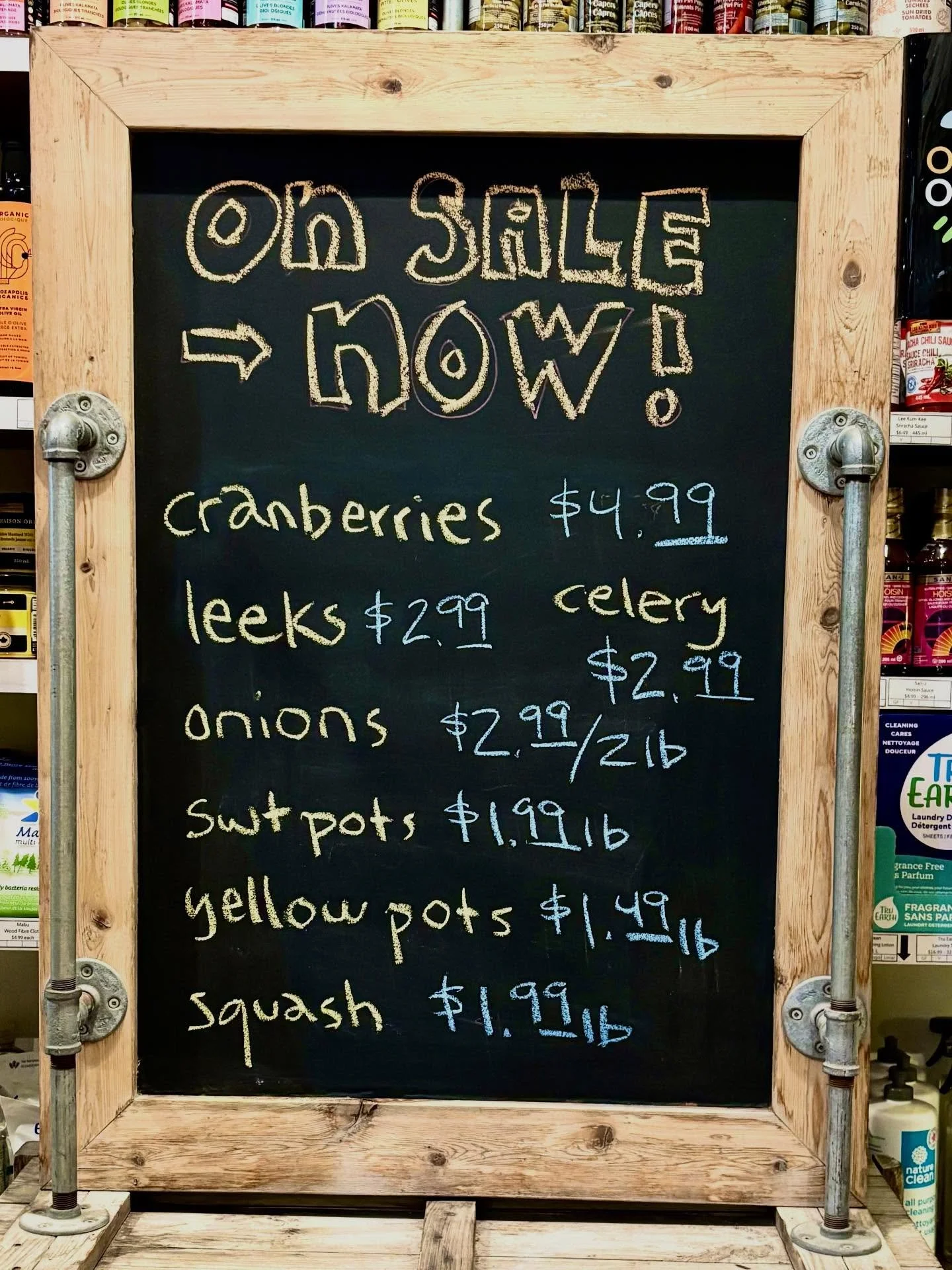 Shop local - great deals @raisetherootmarket !

#leslievilletoronto 
#shoplocal 
#raisetherootorganicmarket