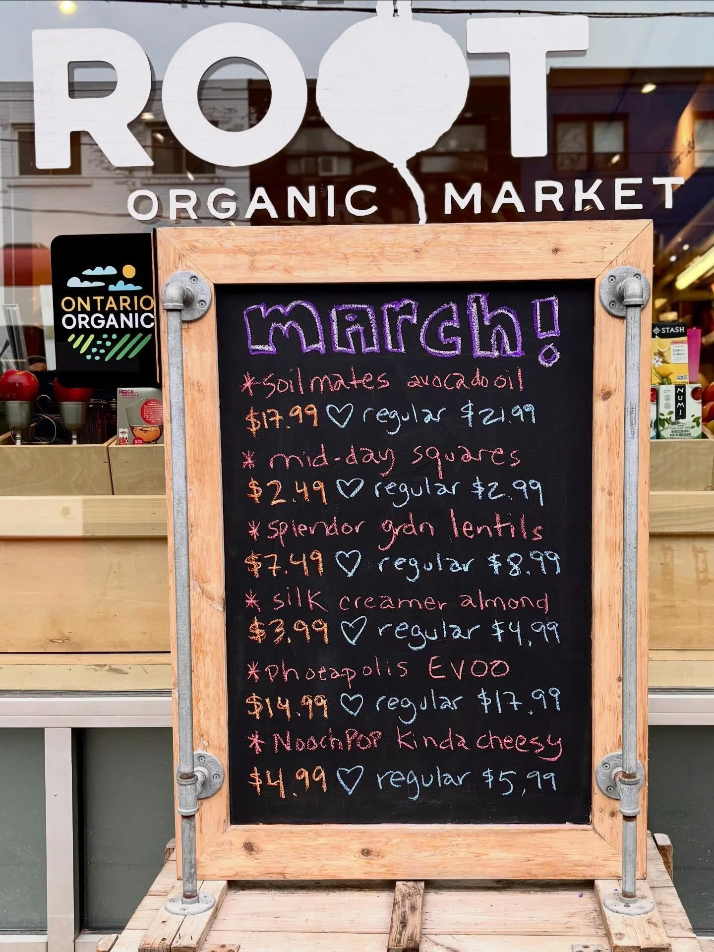 March grocery sales are on now!

@middaysquares 
@splendorgardenorganics 
@phoeapolisorganics 
@noochpop 
@we.are.soilmates 
@silk