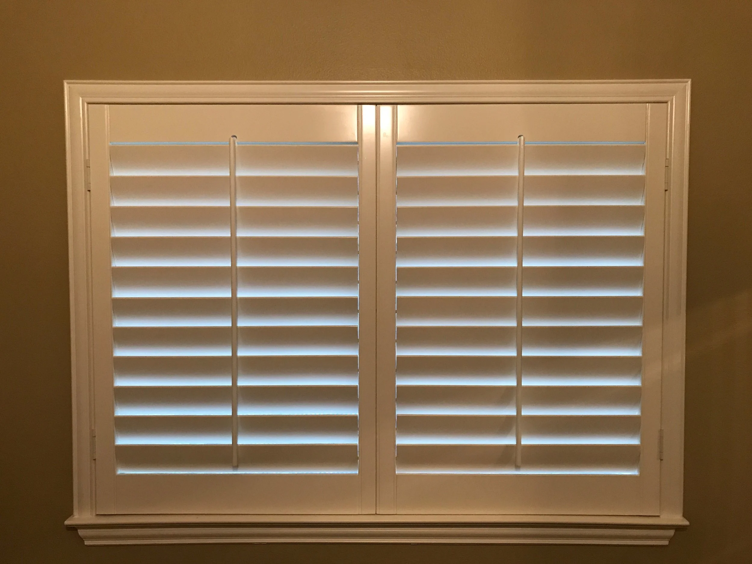 3 1/2" Louvers - most common size - works with any decor