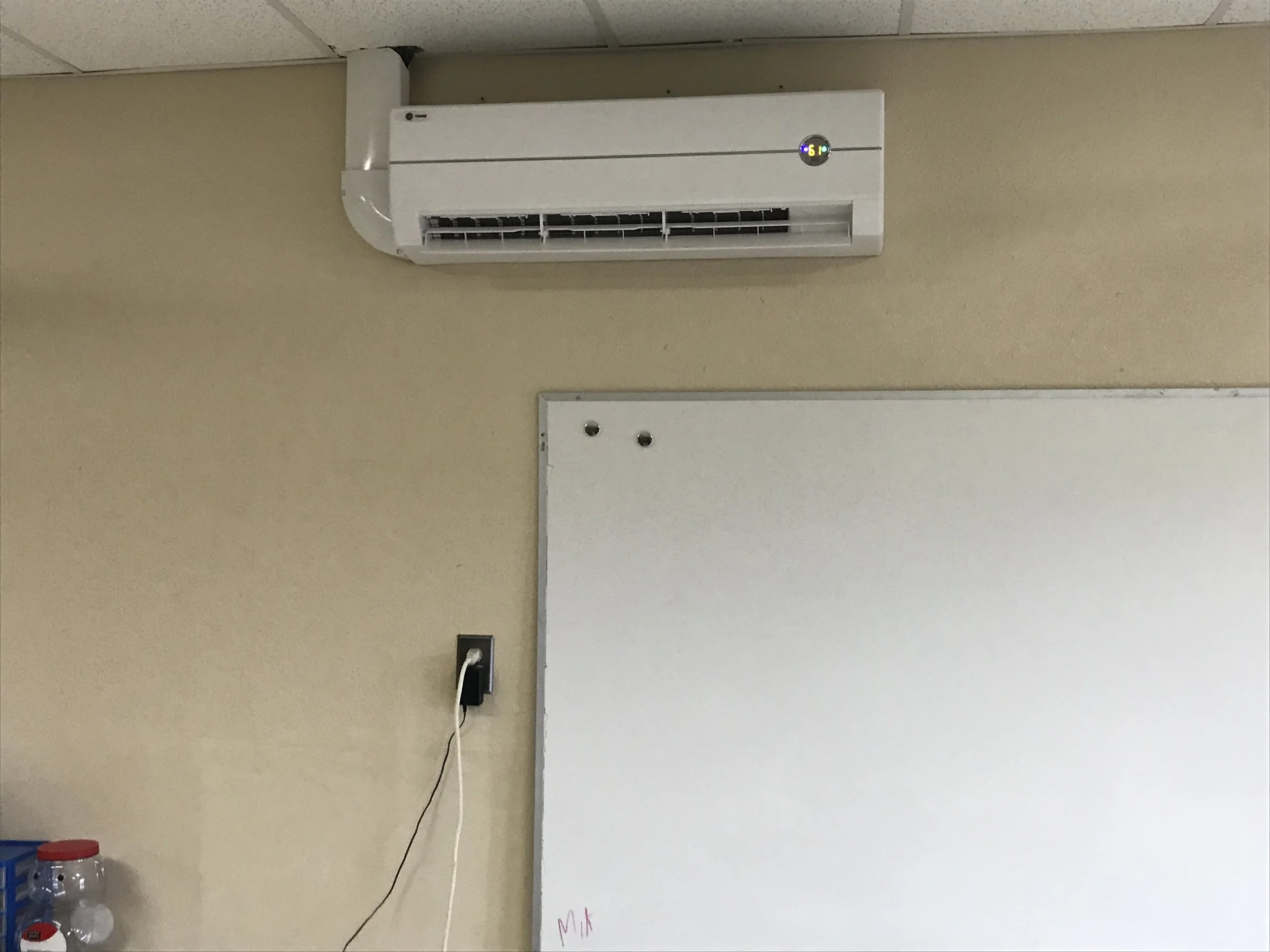 3 1/2 Ton Ductless Mini Split Unit with 3 Evaporators #before #after #beforeandafter #revairtx #ductless #revolutionair #minisplit #hvacinstallations