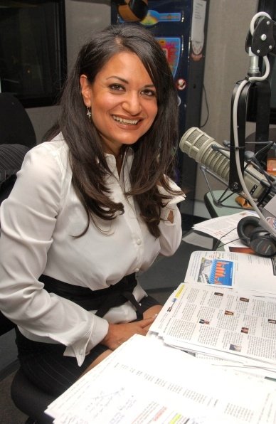 Lisa Caprelli radio show host of The Free Money Hour FM radio Los Angeles (1).jpg