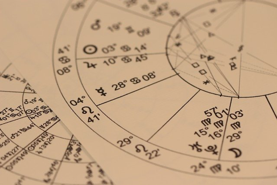 Image: https://pixabay.com/photos/astrology-divination-chart-993127/