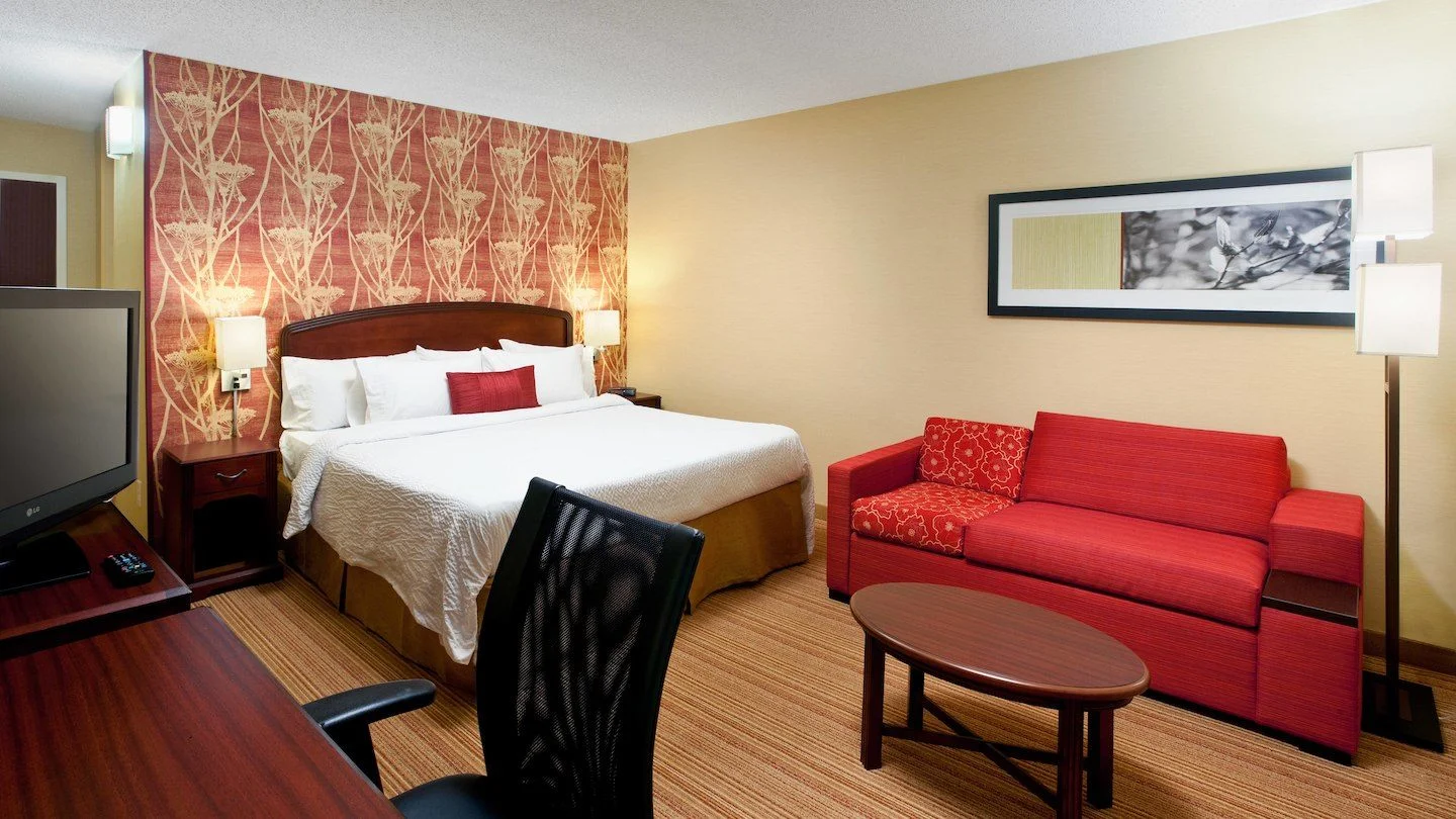 Kingguestroom.jpg